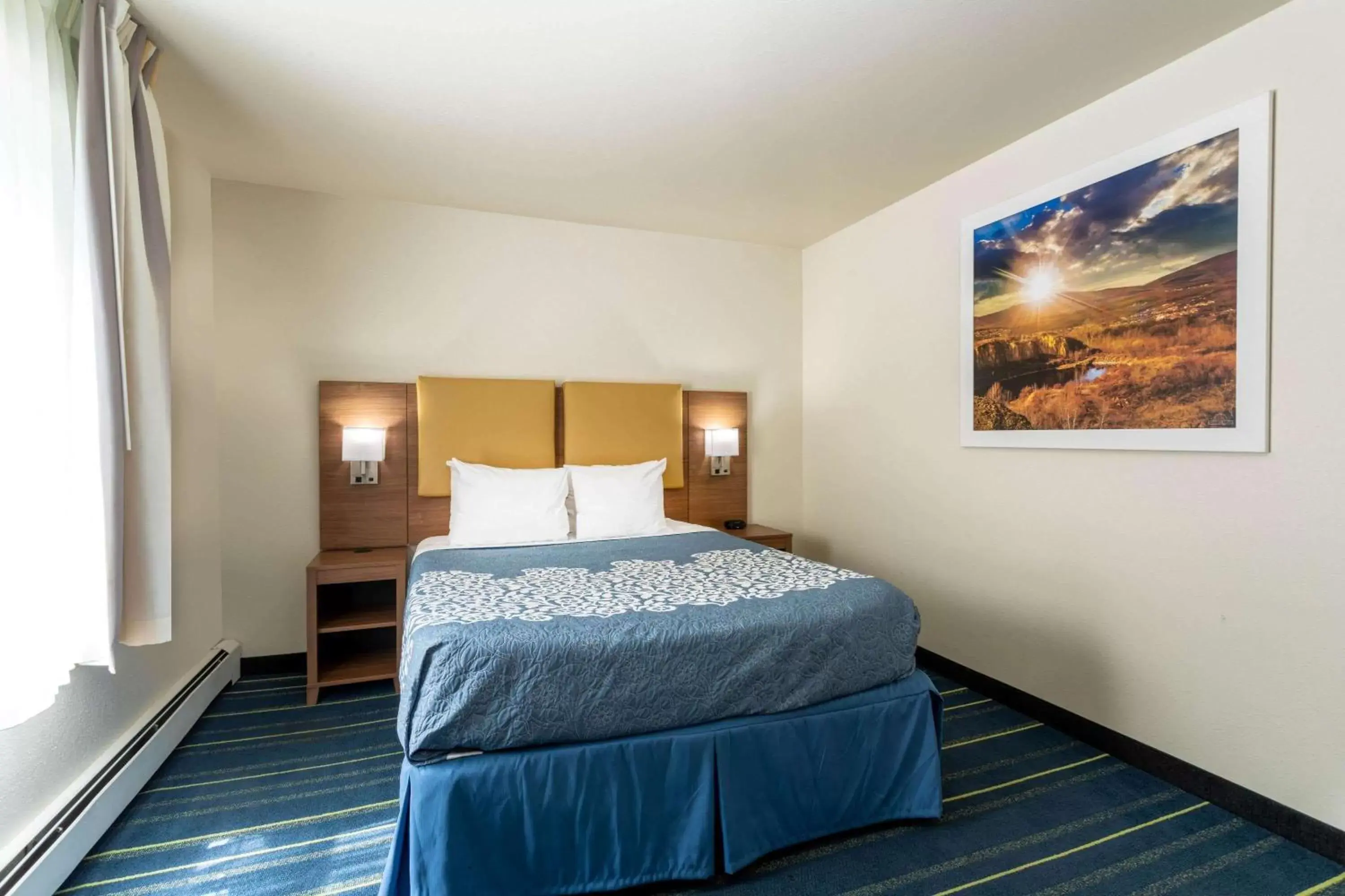 Photo of the whole room, Bed in Days Inn by Wyndham Durango