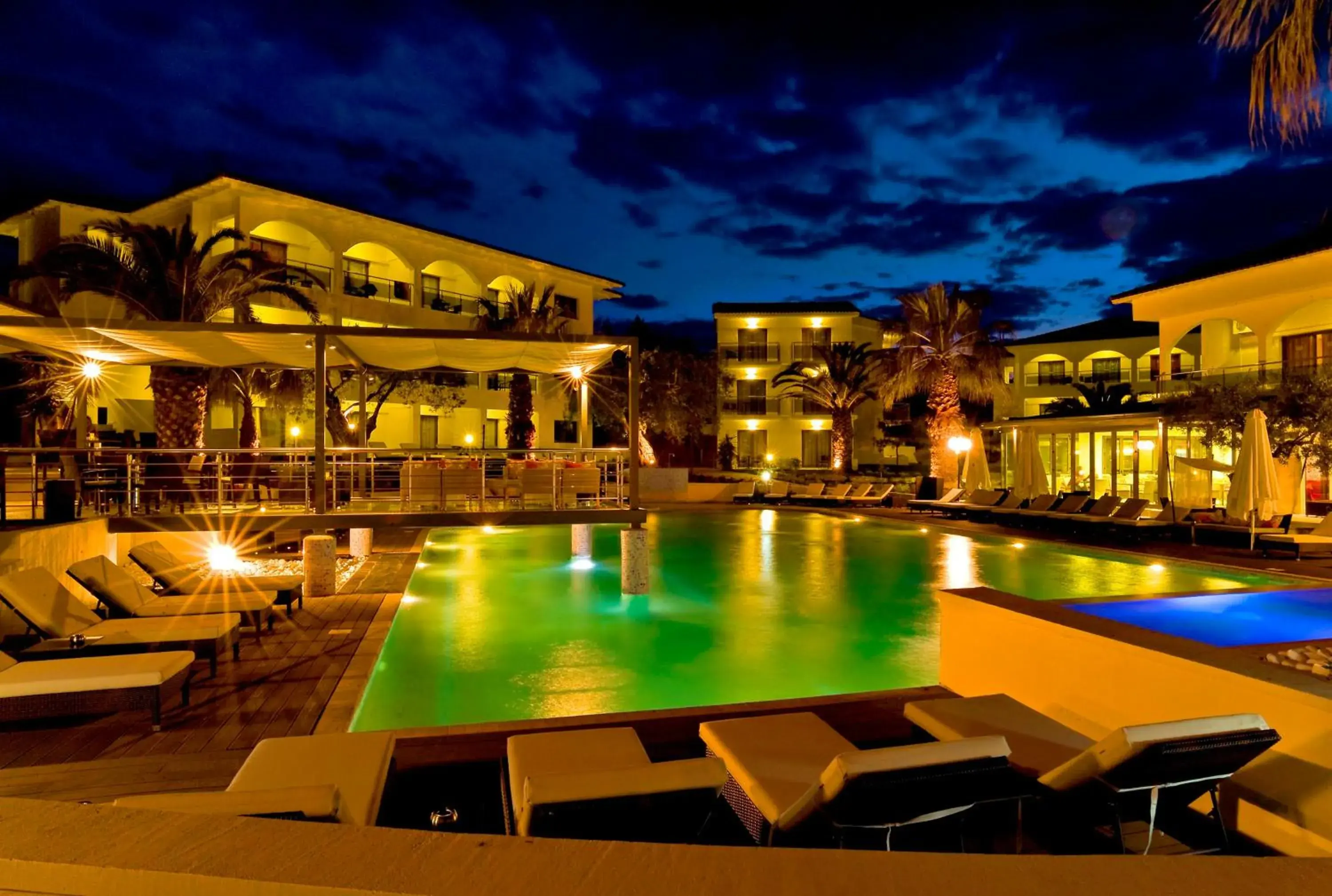 Balcony/Terrace, Swimming Pool in Flegra Palace