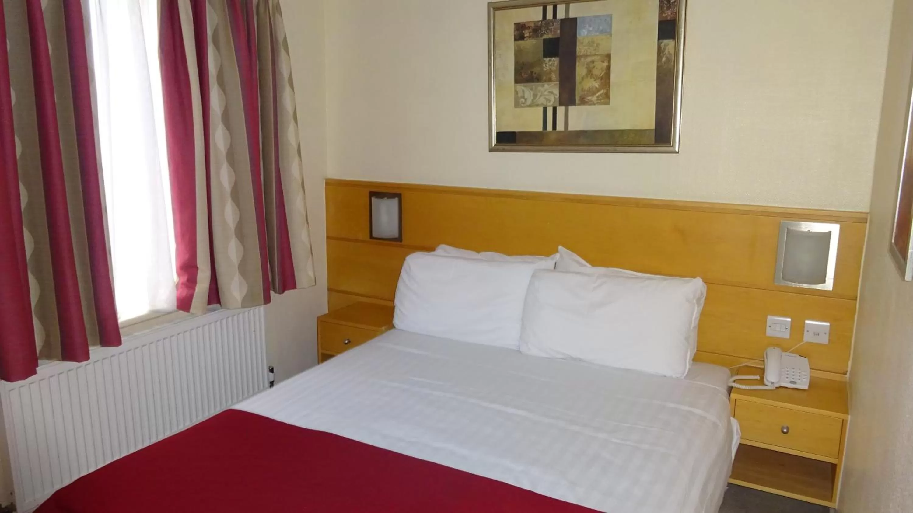 Photo of the whole room, Bed in Americana Hotel