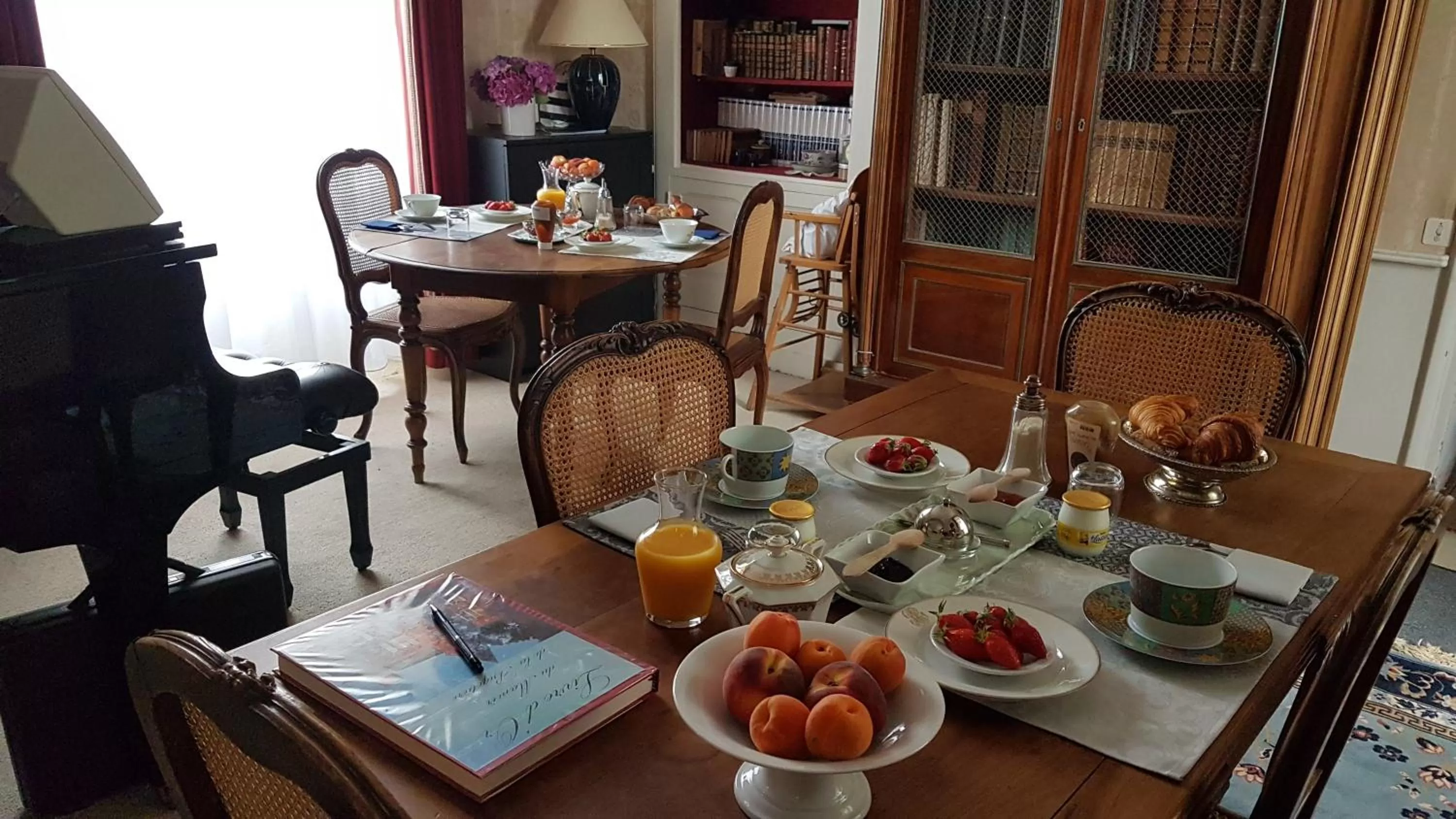 Continental breakfast in Le Manoir de la Bigotière