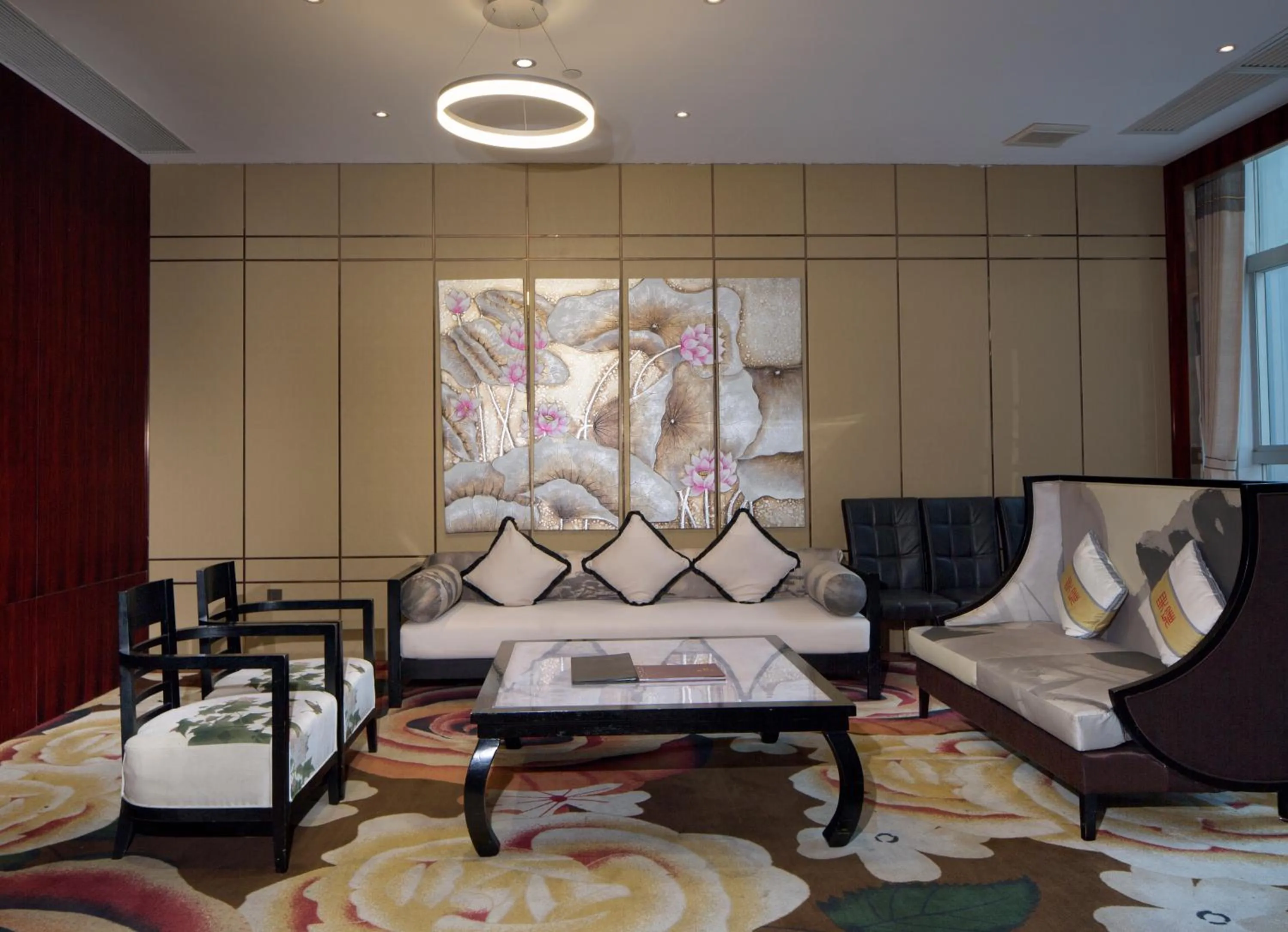 Honder International Hotel - Free shuttle bus between hotel and exhibition center during Canton Fair period