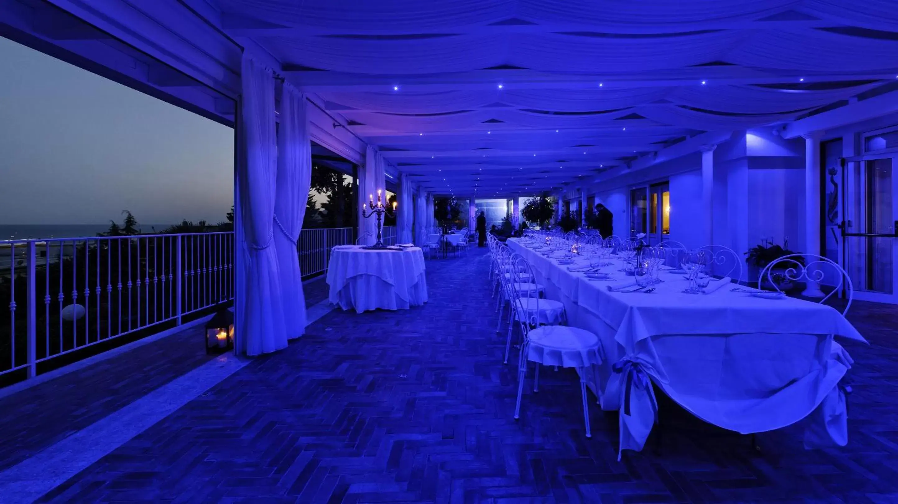 Restaurant/Places to Eat in Hotel Villa Poseidon & Events