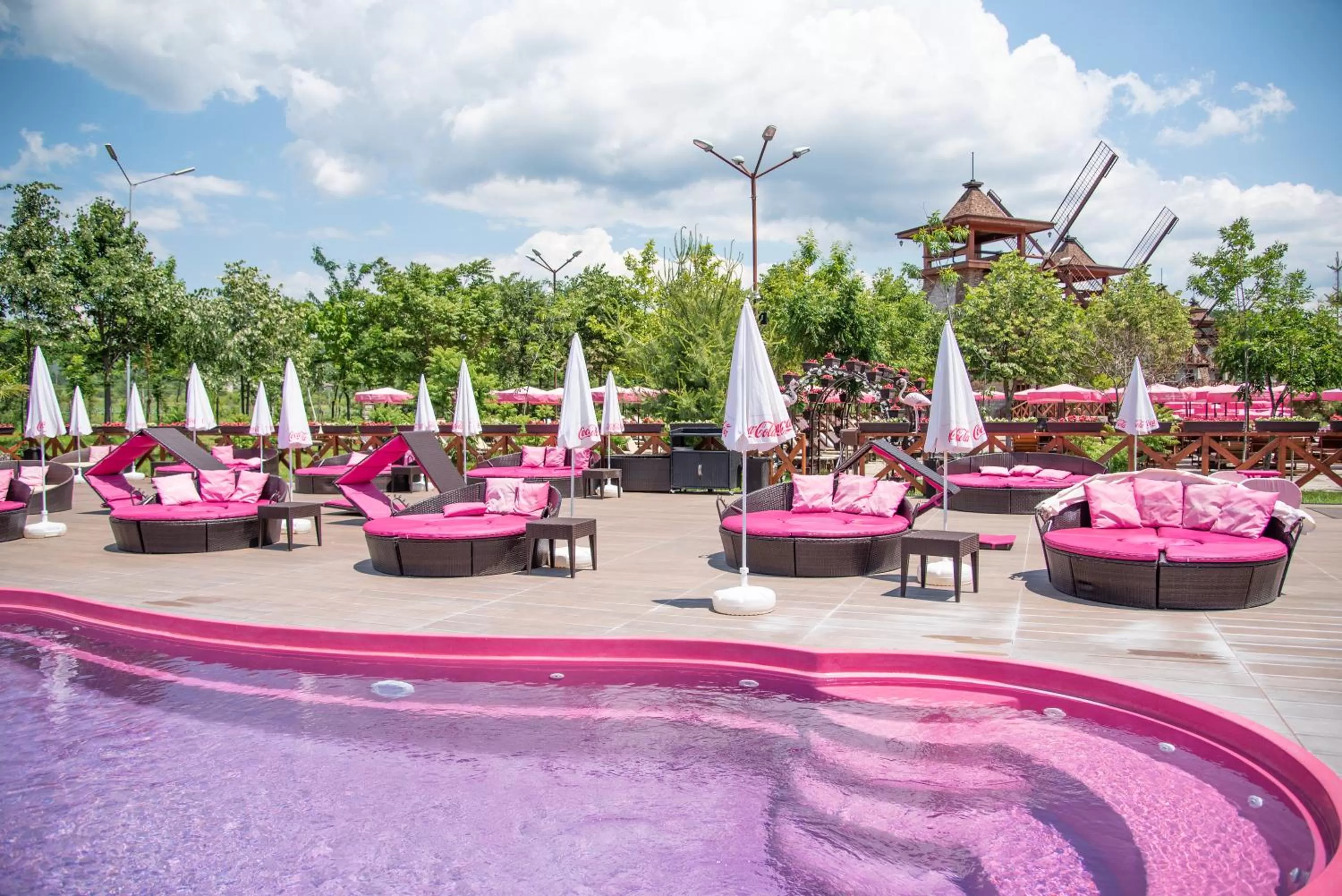 Swimming pool in The Wind Mills Hydropark