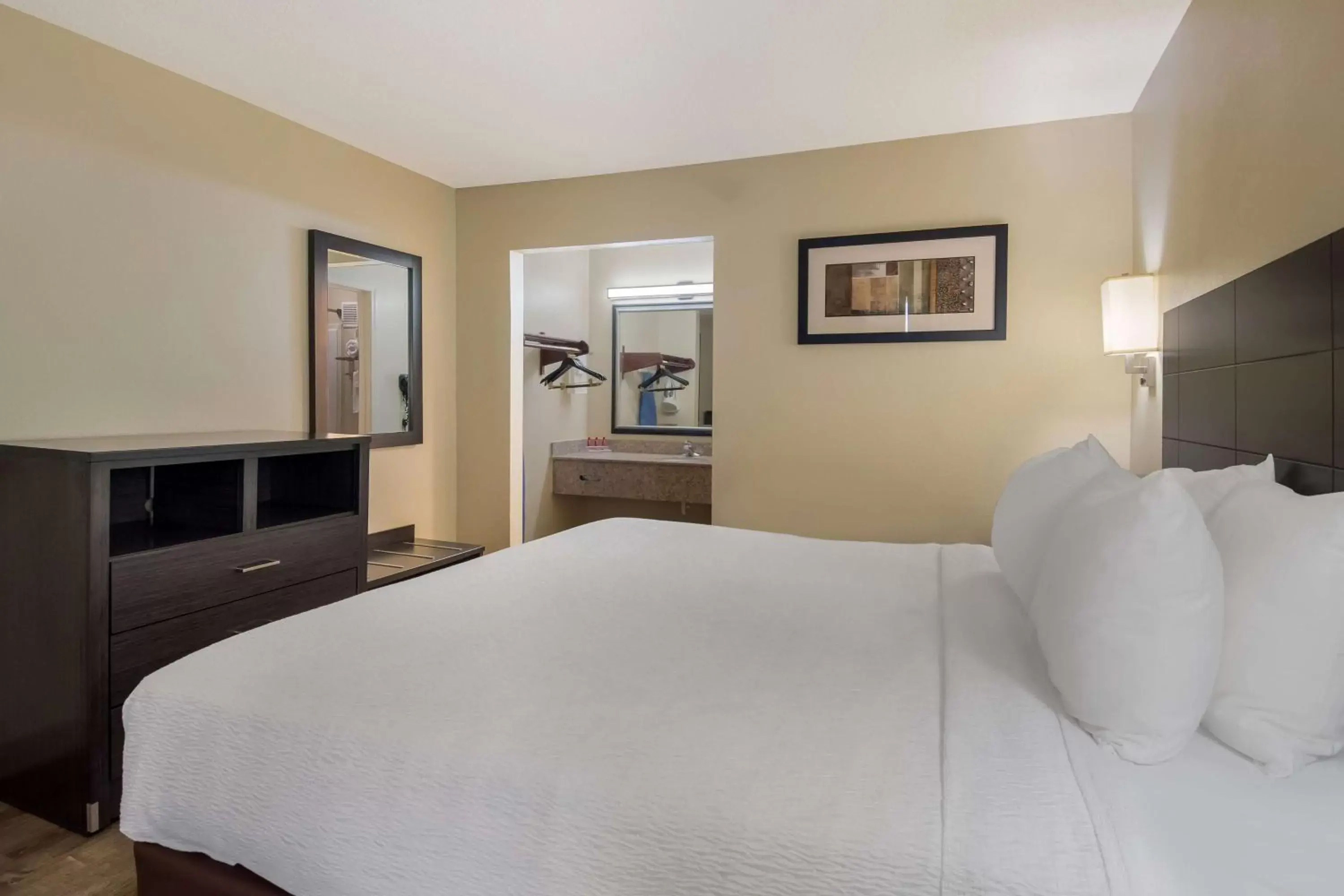 Bedroom, Bed in SureStay Plus Hotel by Best Western Jackson