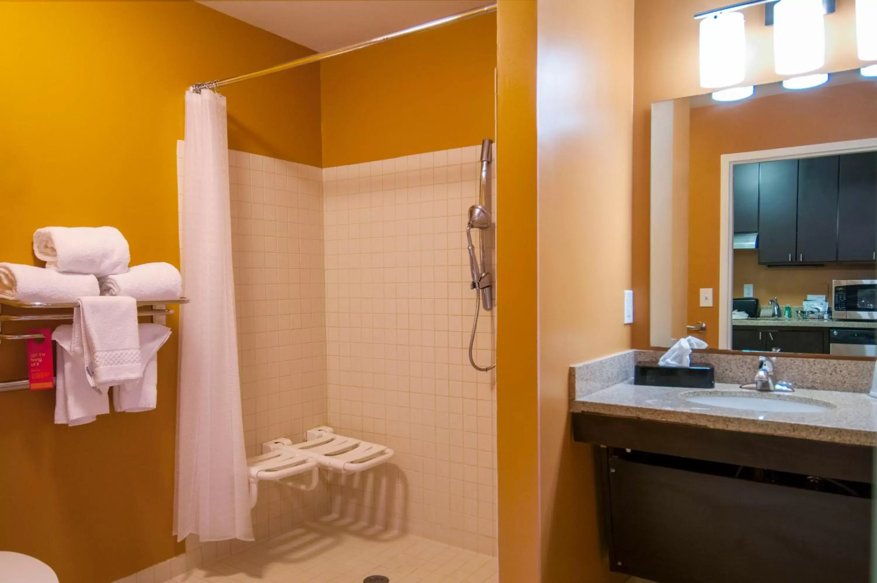 Bathroom in TownePlace Suites by Marriott Baton Rouge Gonzales