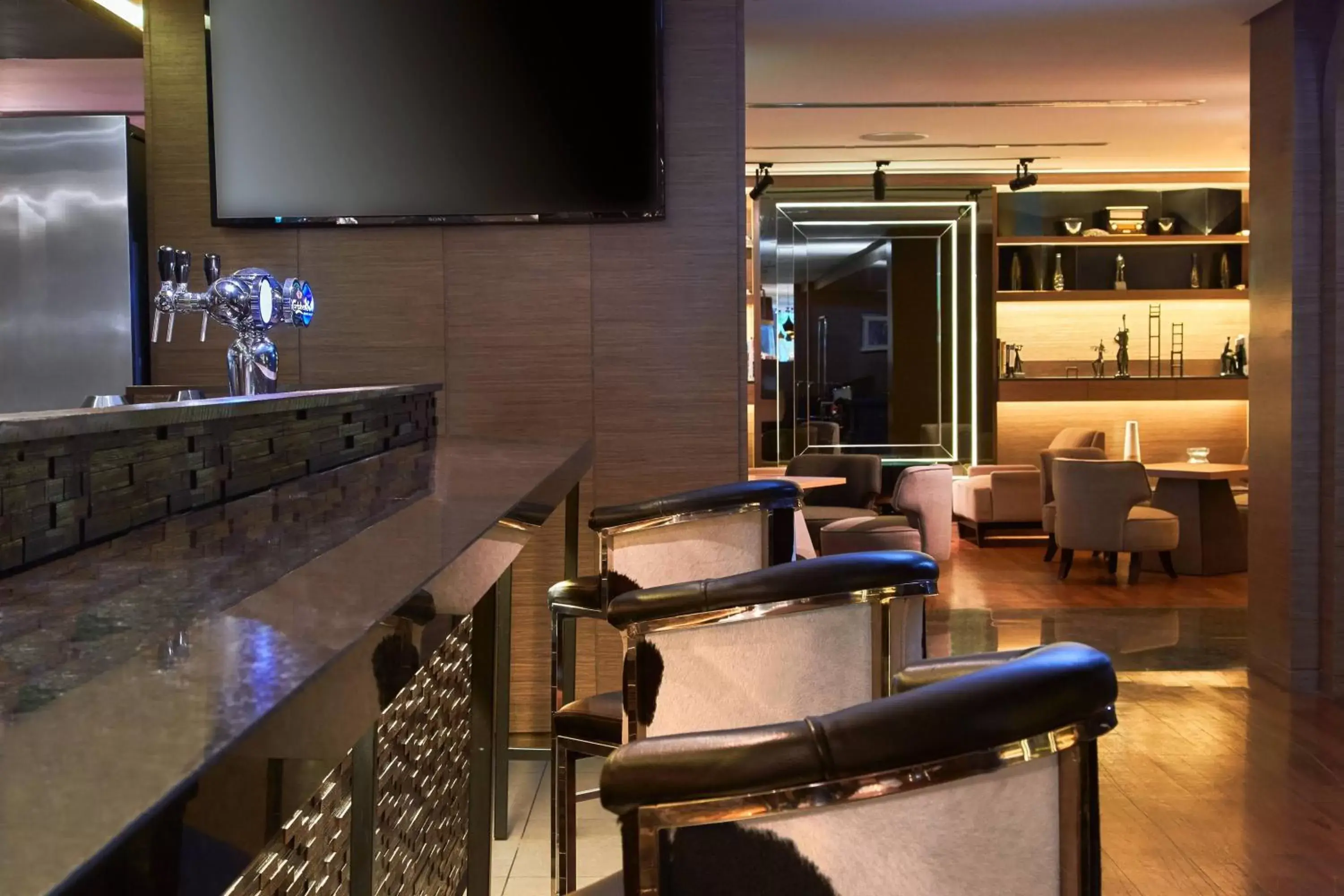 Restaurant/places to eat, Lounge/Bar in Renaissance Johor Bahru Hotel