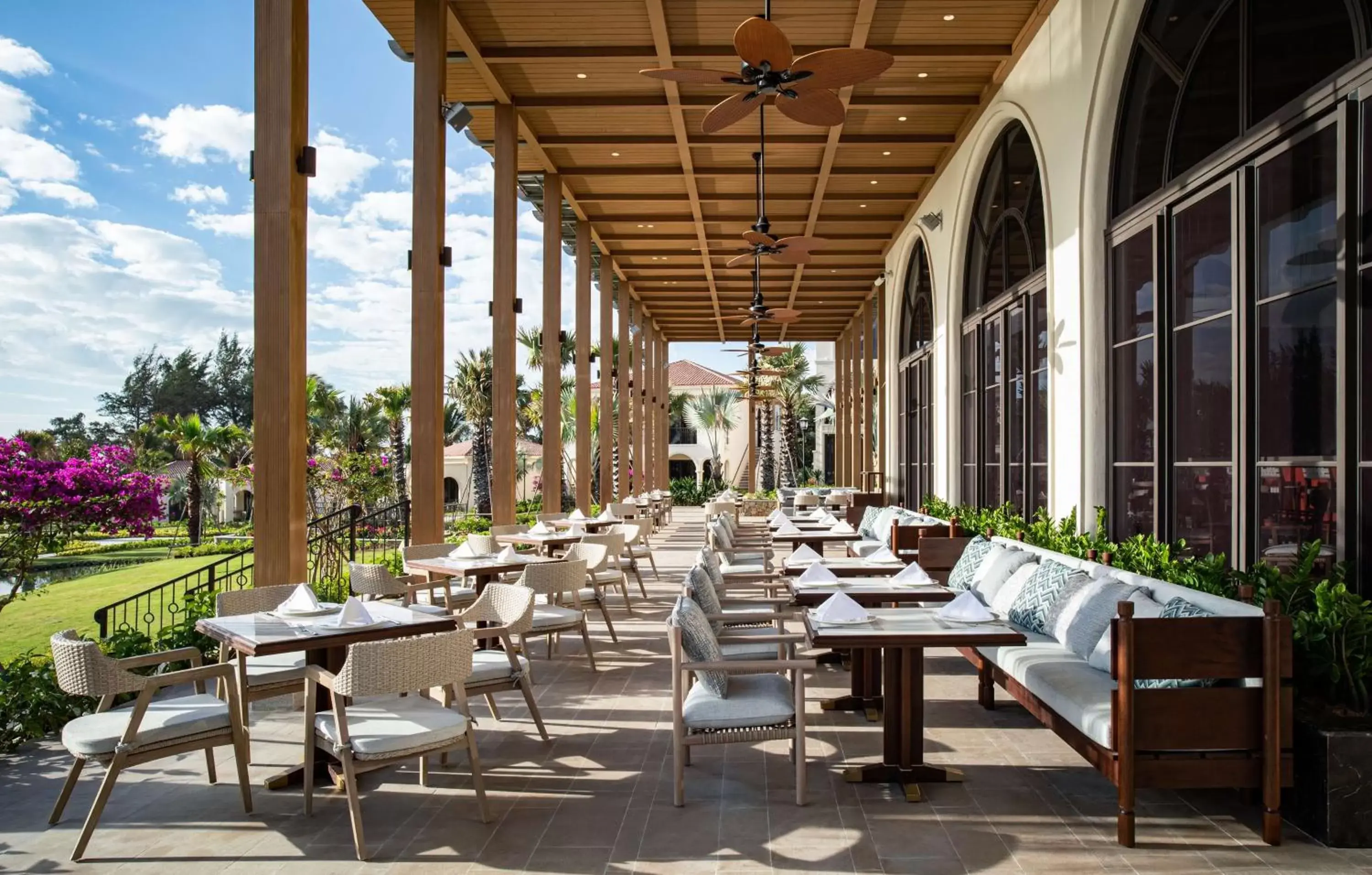 Restaurant/places to eat in Radisson Resort Phan Thiet Restaurant/places to eat in Radisson Resort Phan Thiet