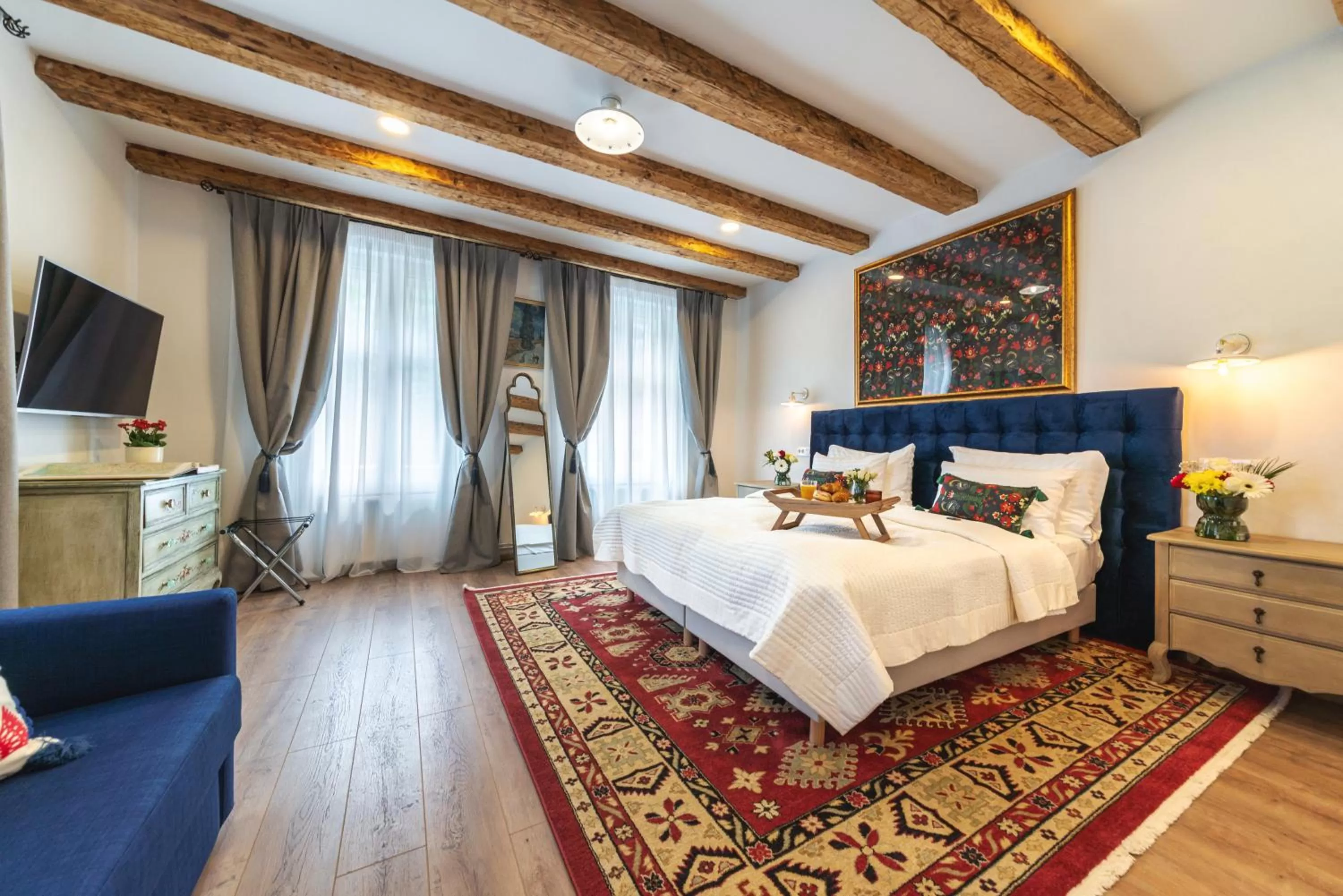 Bed in Nikolas Haus Premium Historic Center Stay & Free Parking