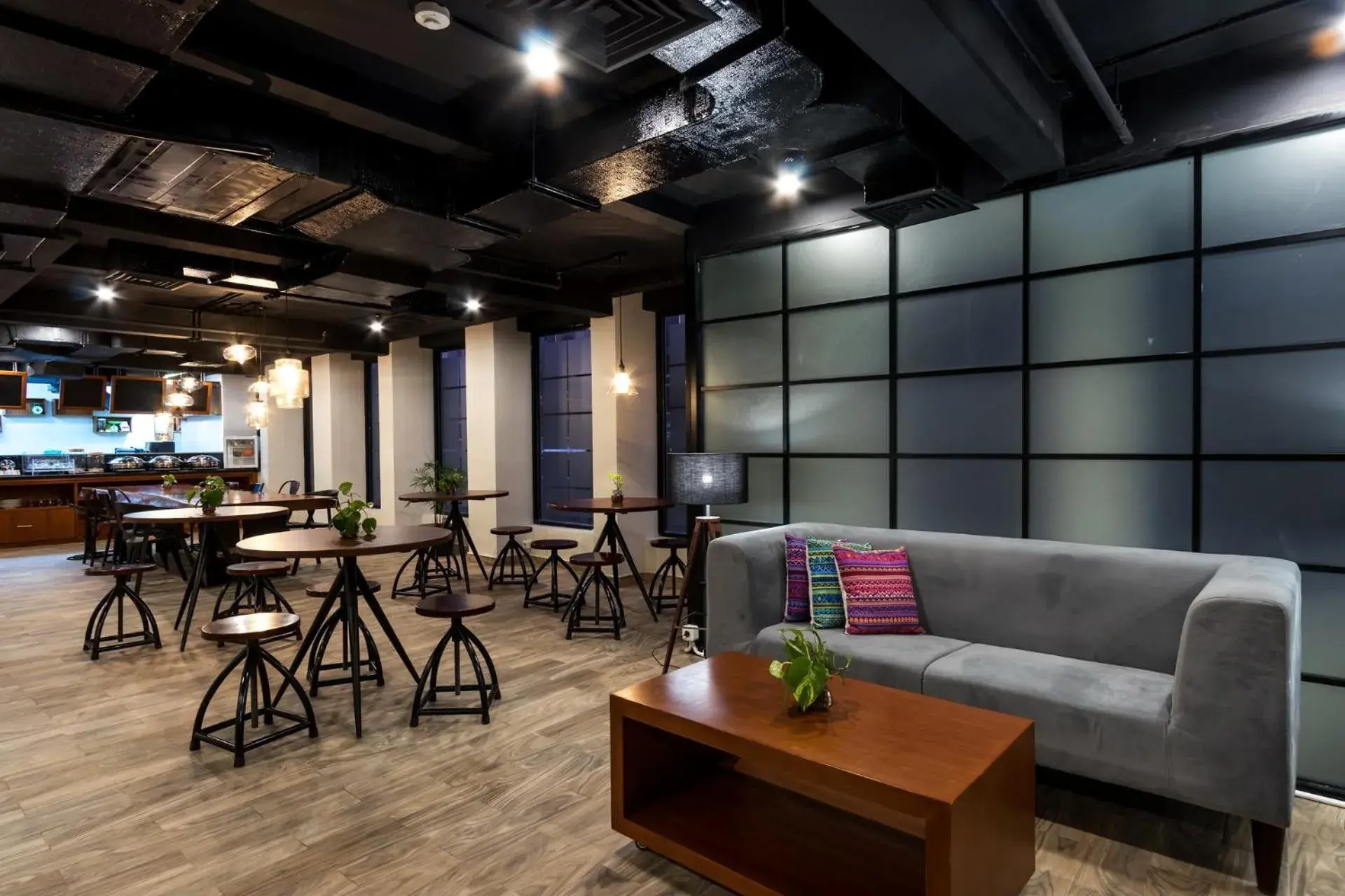 Restaurant/places to eat, Lounge/Bar in S Loft Manado