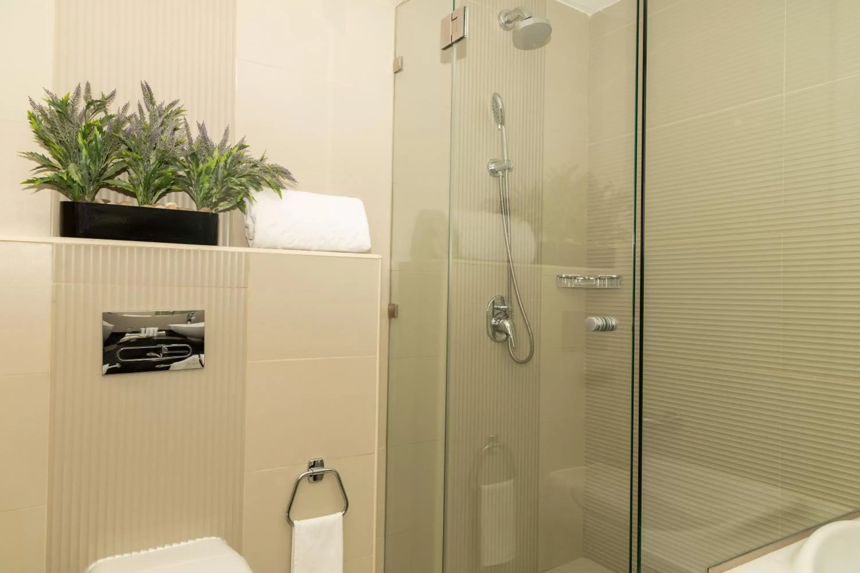 Shower, Bathroom in Kempinski Hotel Amman