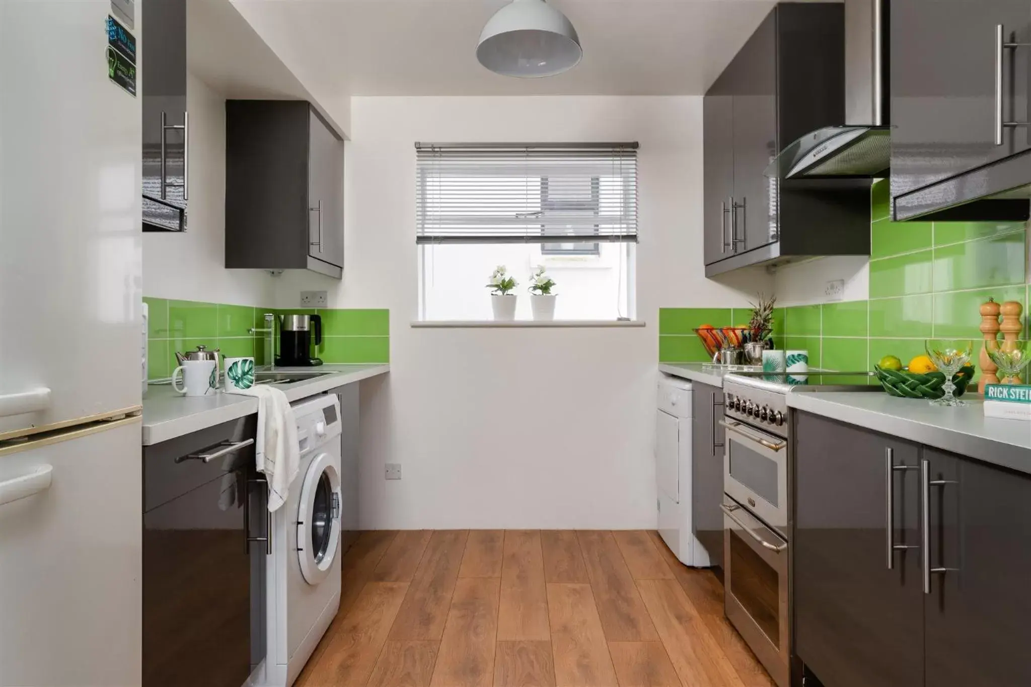 Kitchen or kitchenette, Kitchen/Kitchenette in Palm Grove Apartments