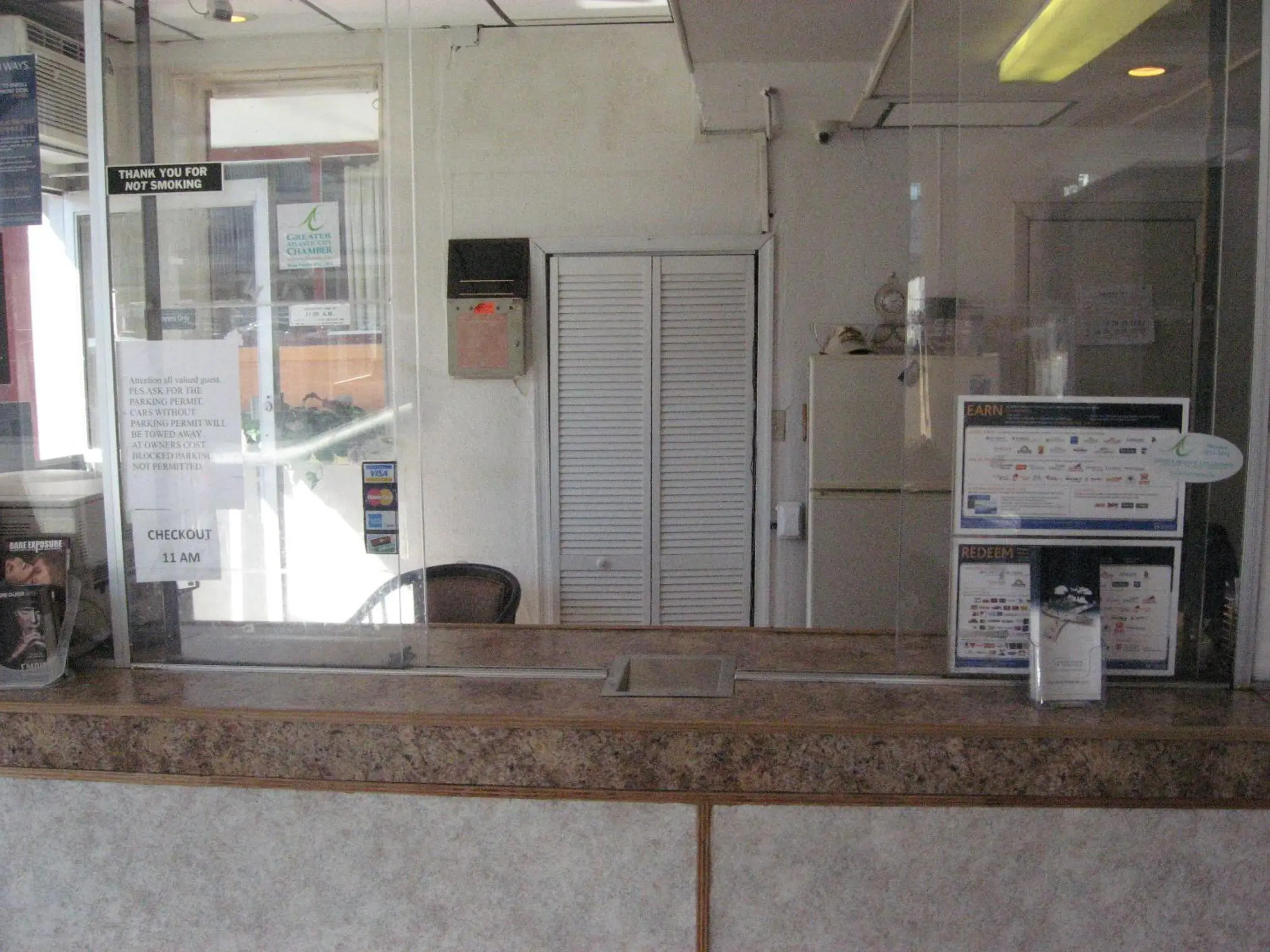 Lobby or reception, Kitchen/Kitchenette in Atlantic Motor Inn Near Boardwalk