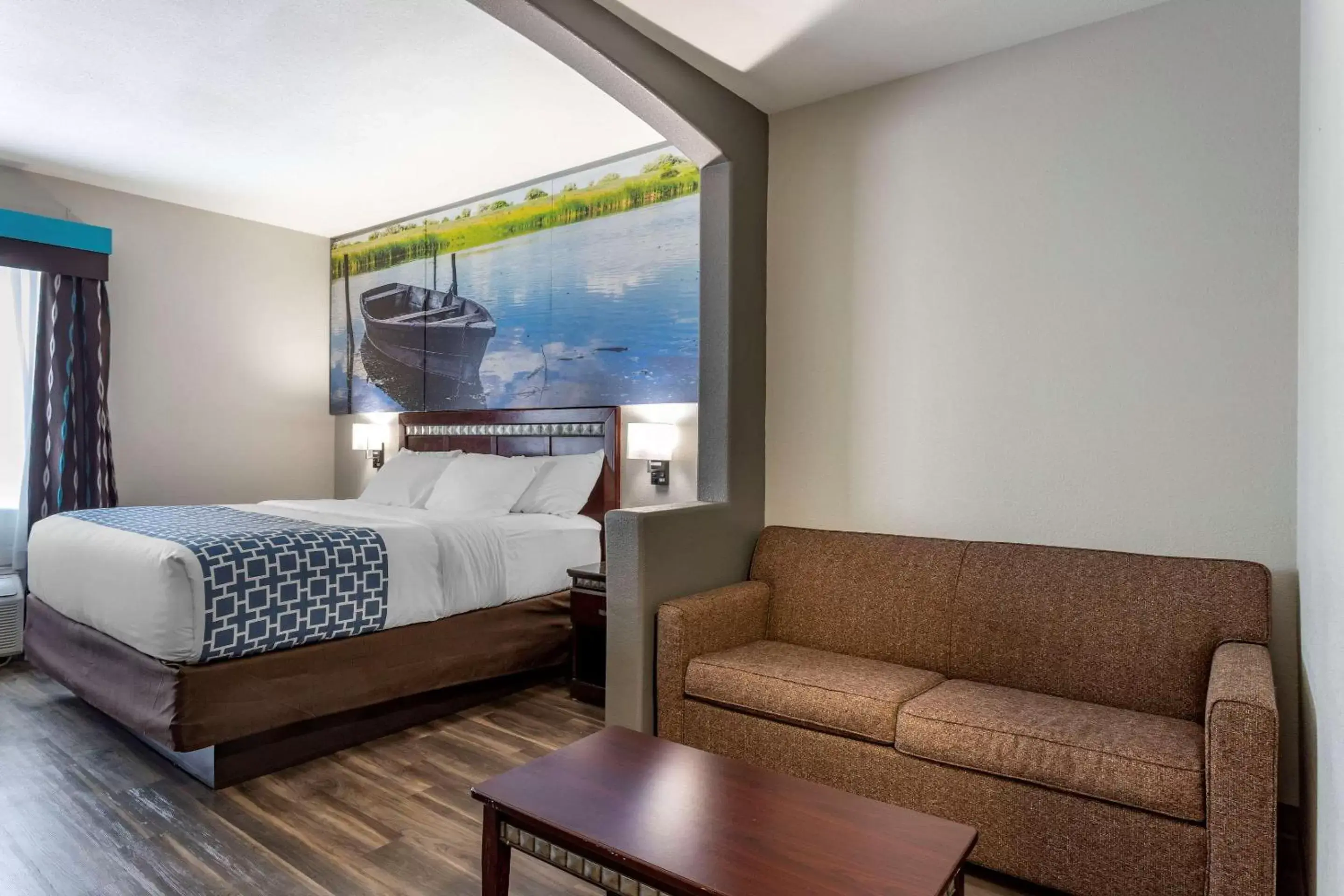 Bedroom in Clarion Pointe Sulphur - Lake Charles