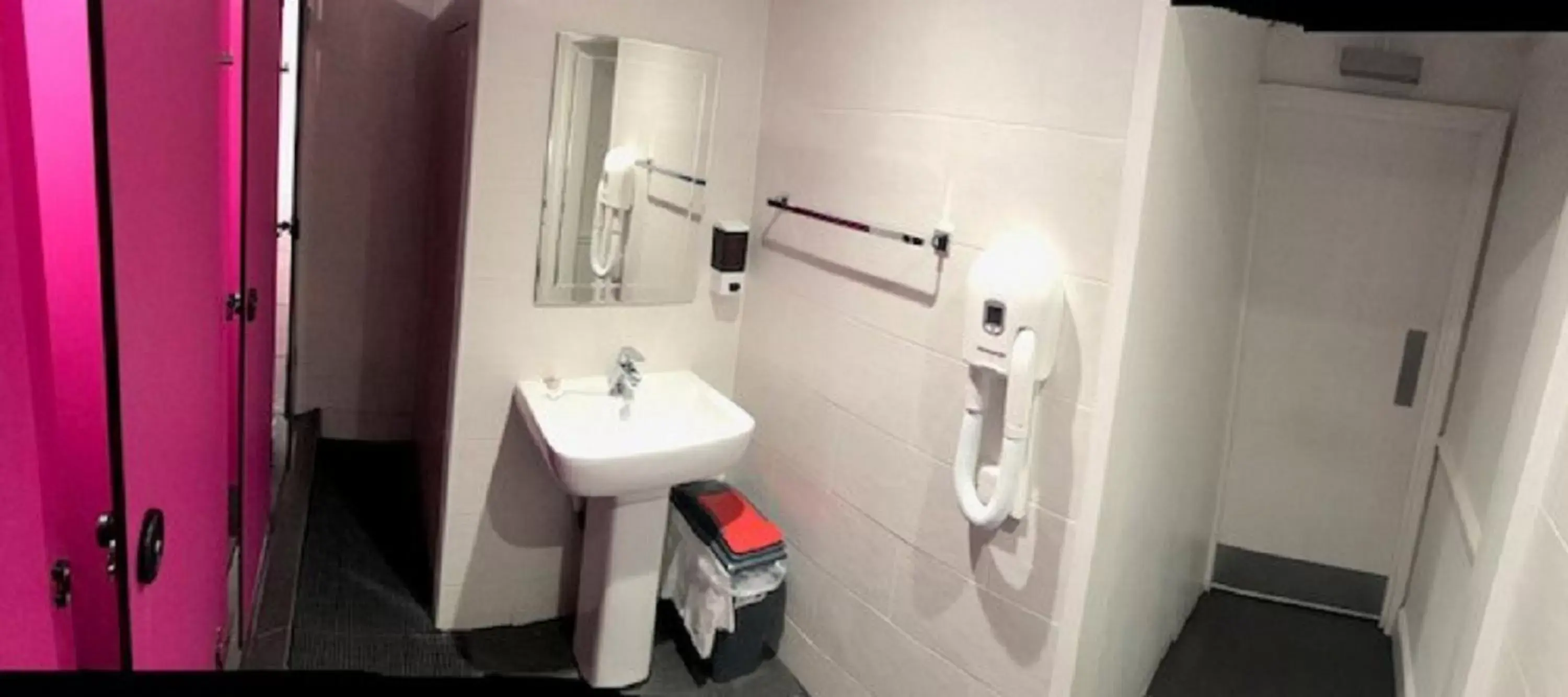Area and facilities, Bathroom in Smart Hyde Park Inn Hostel