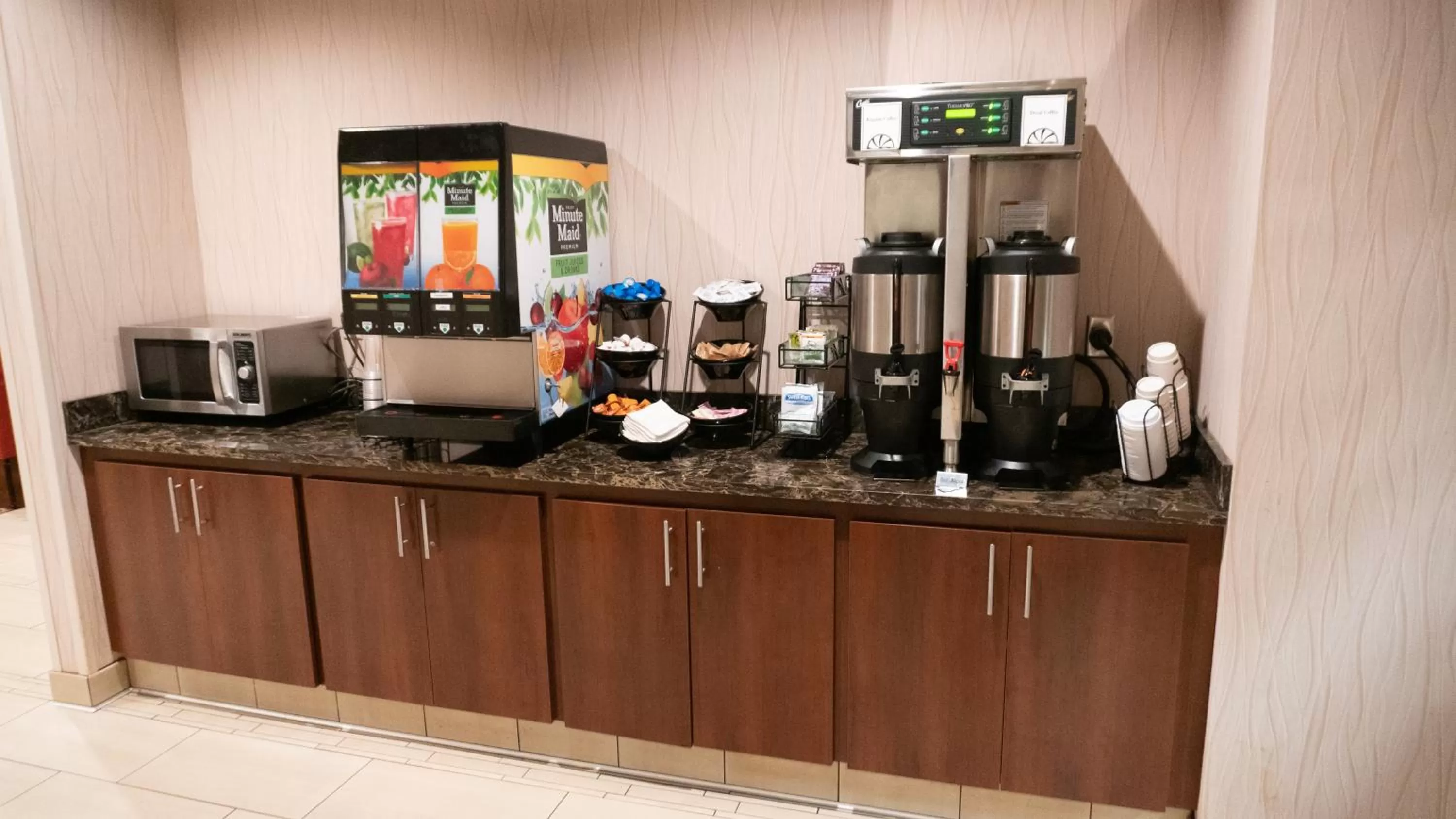 Continental breakfast in Radisson Hotel St Paul Downtown