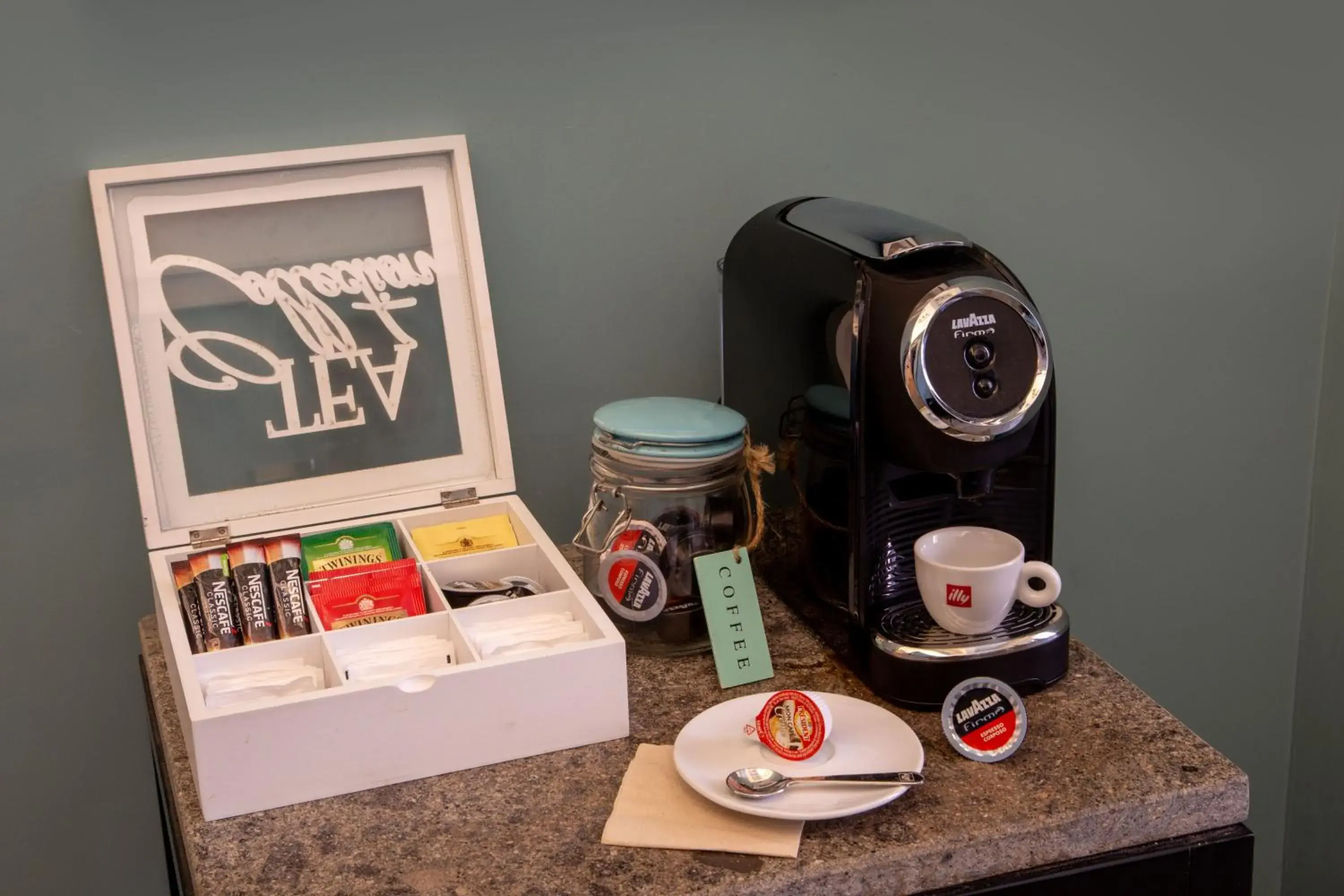 Coffee/tea facilities in My Trevi Charming & Luxury Rooms