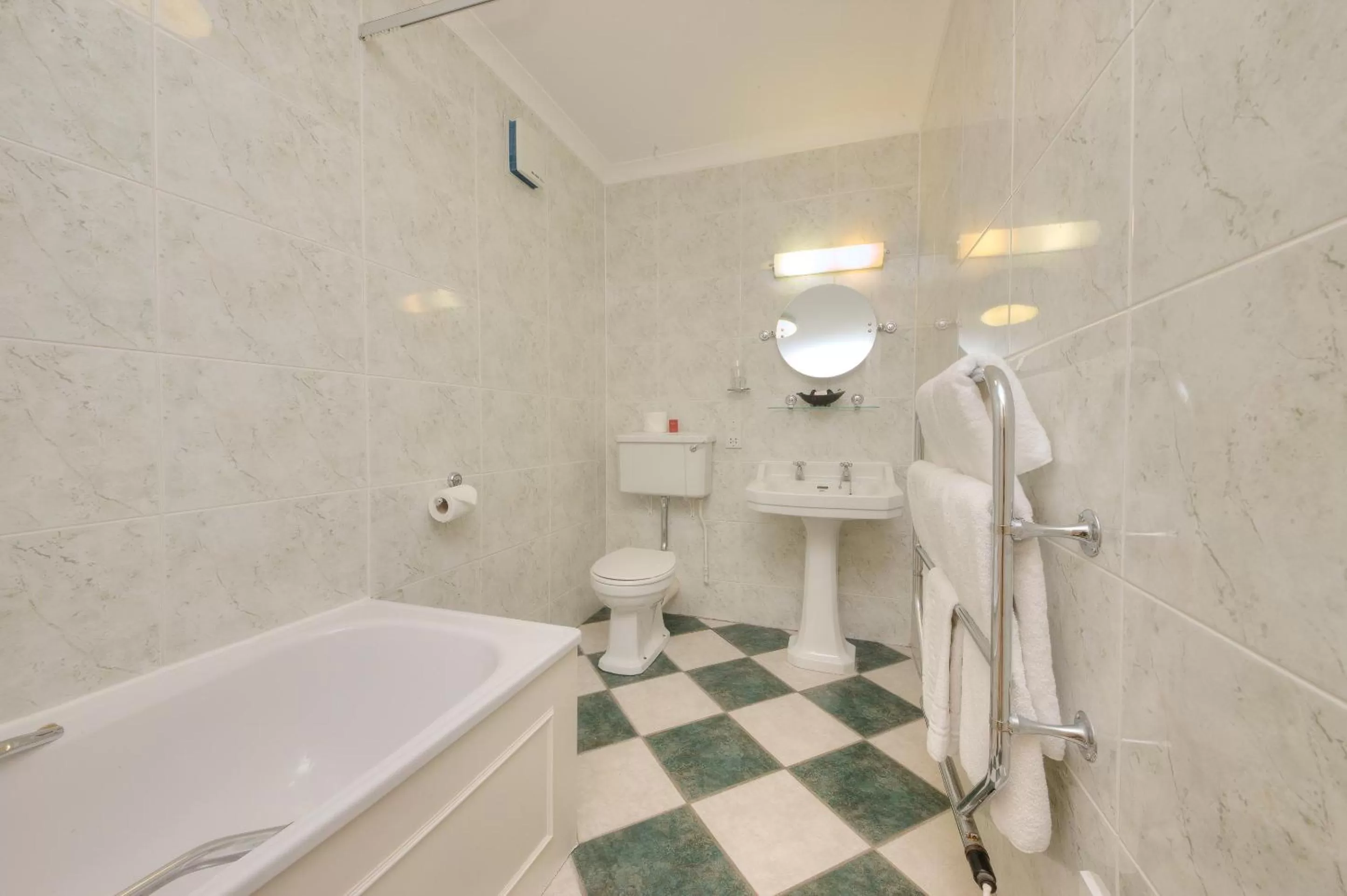 Bathroom in Muthu Newton Hotel (Near Inverness Airport)