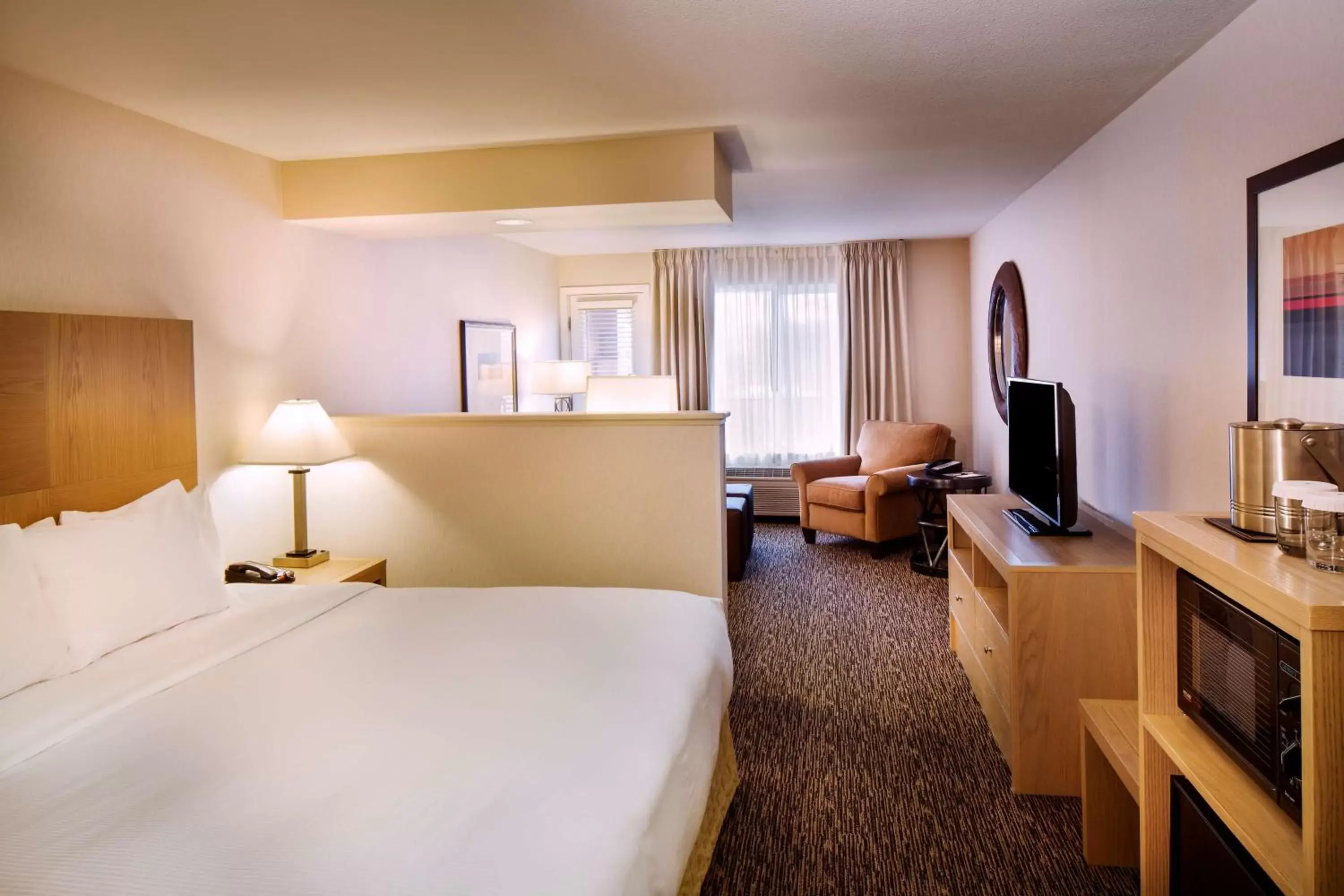 Bedroom, Seating Area in DoubleTree by Hilton Bend