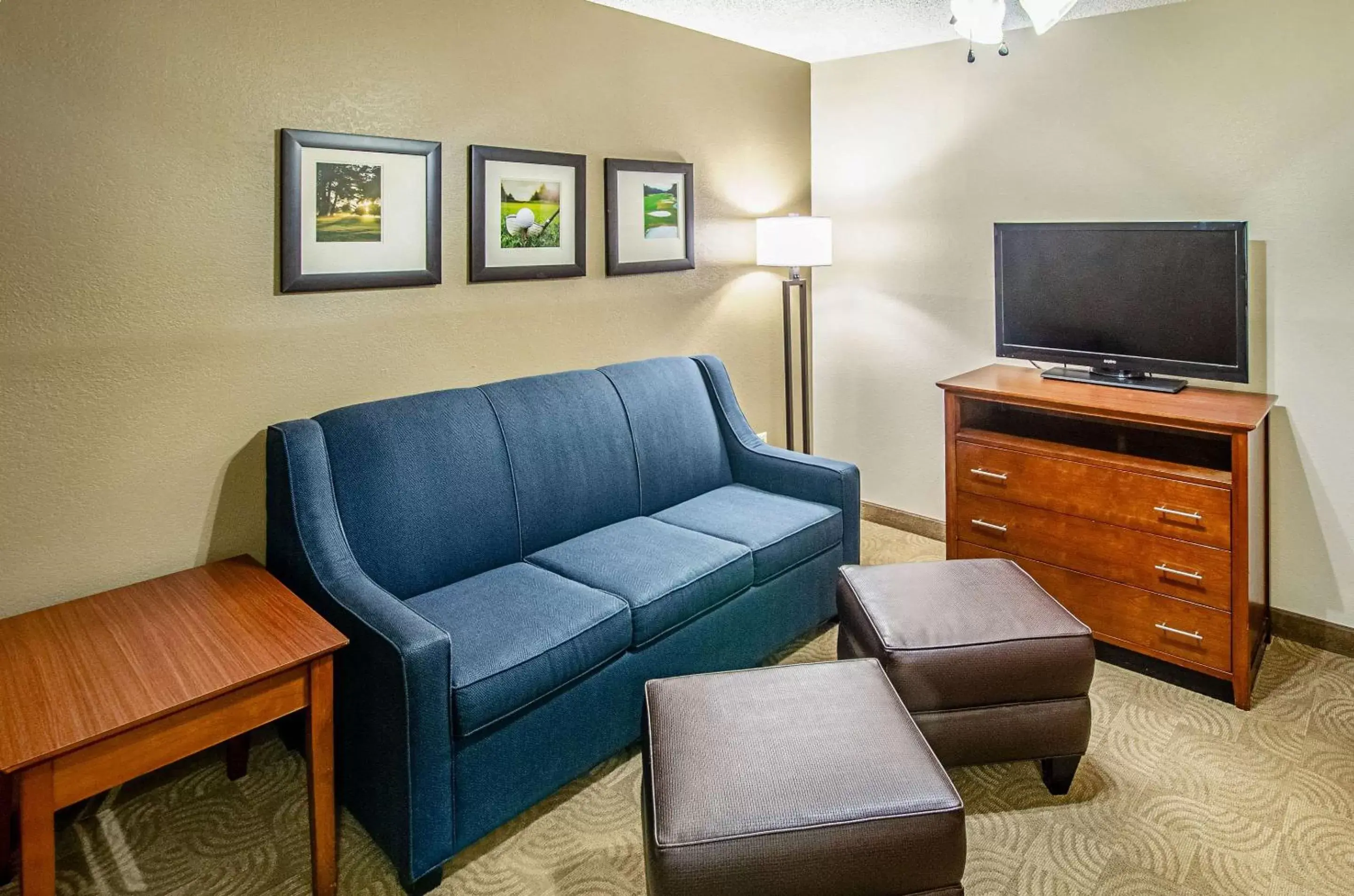 Photo of the whole room, Seating Area in Comfort Inn & Suites Santee