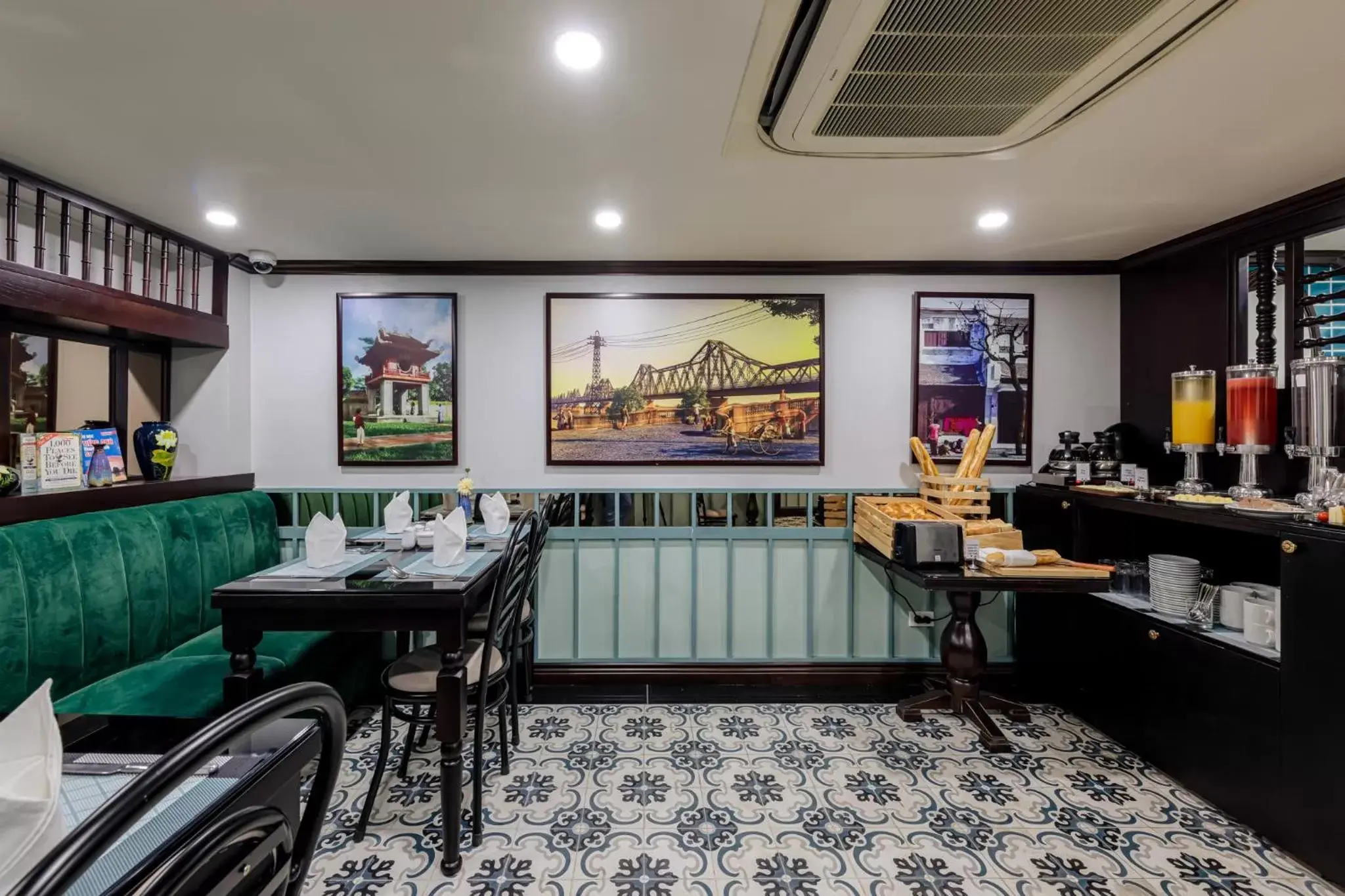 Restaurant/places to eat in Hanoi Golden Lotus Aman Hotel Restaurant/places to eat in Hanoi Golden Lotus Aman Hotel