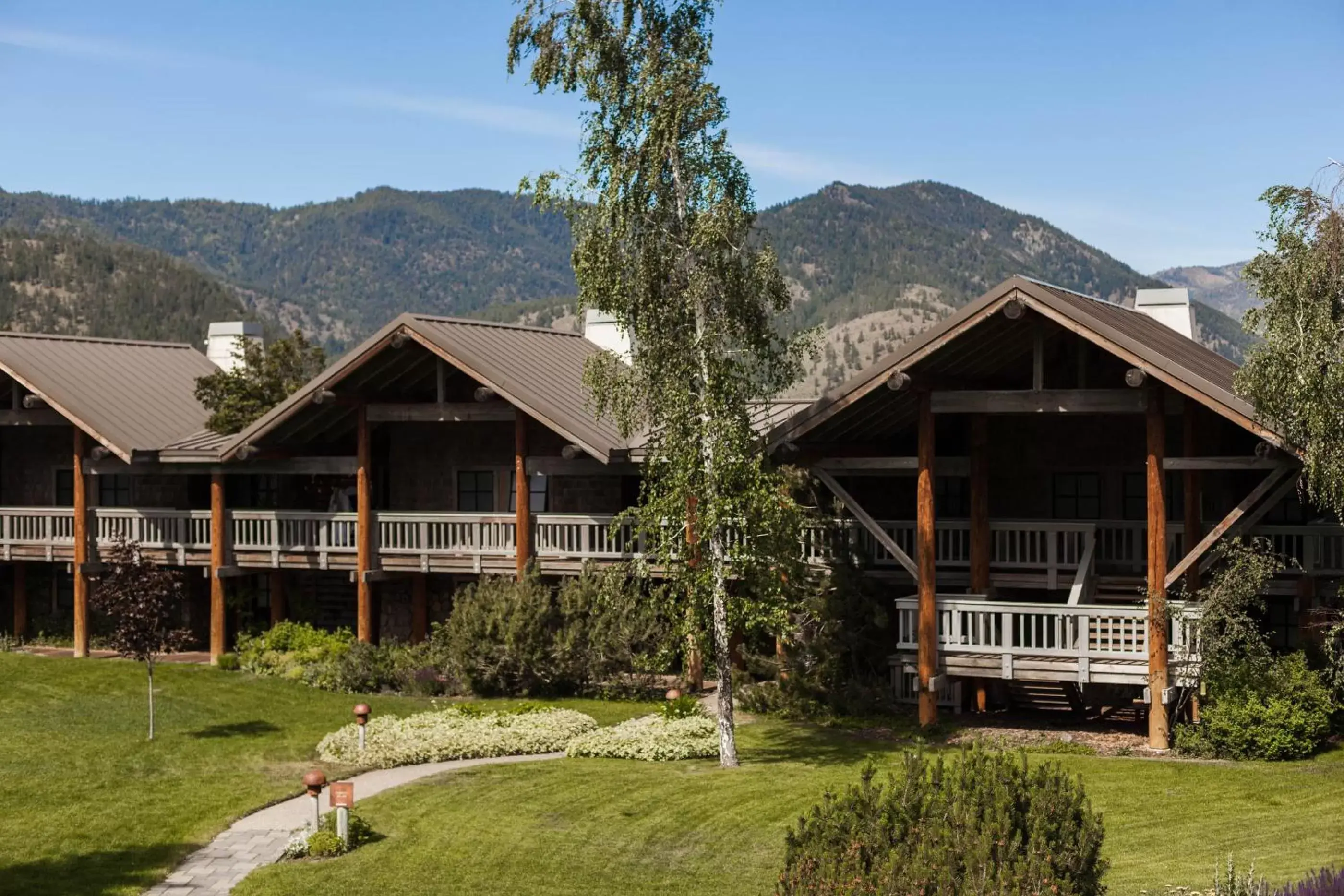 Facade/entrance, Garden in Sun Mountain Lodge