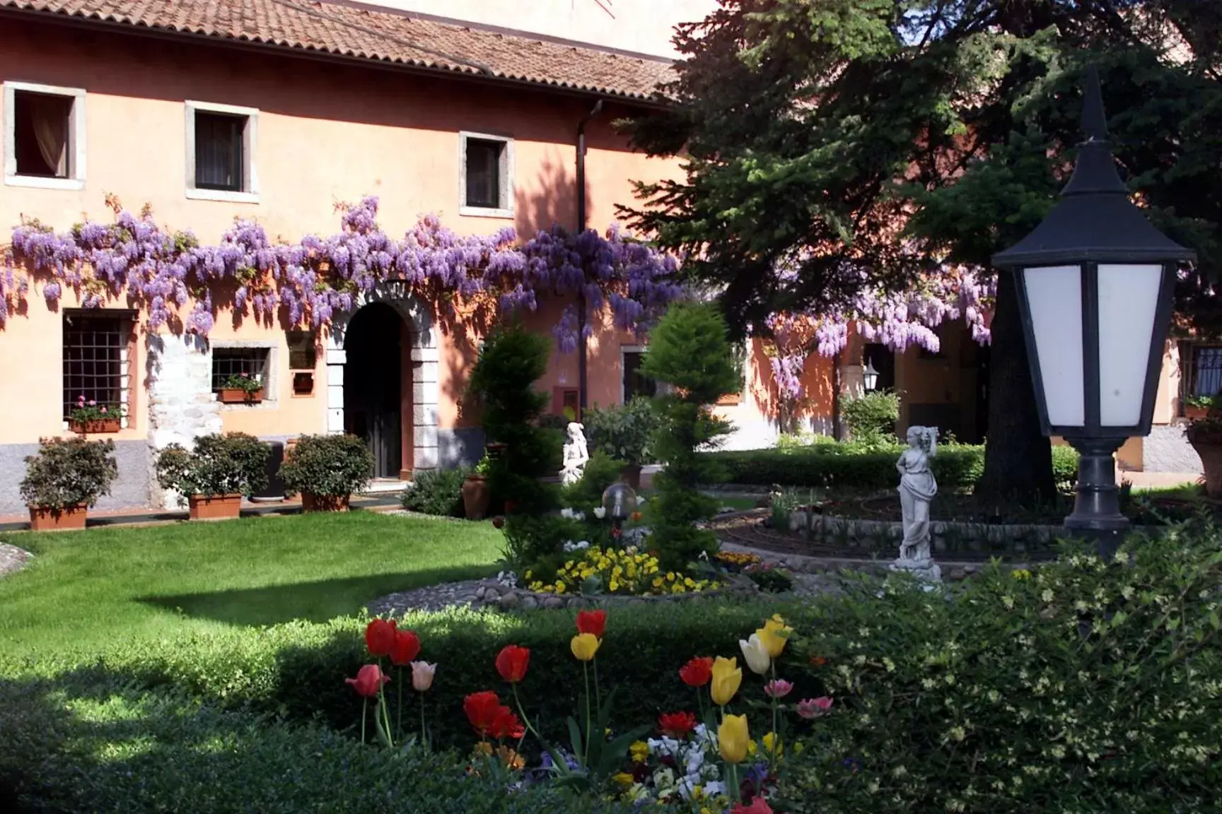 Garden in Villa Quaranta Tommasi Wine Hotel & SPA