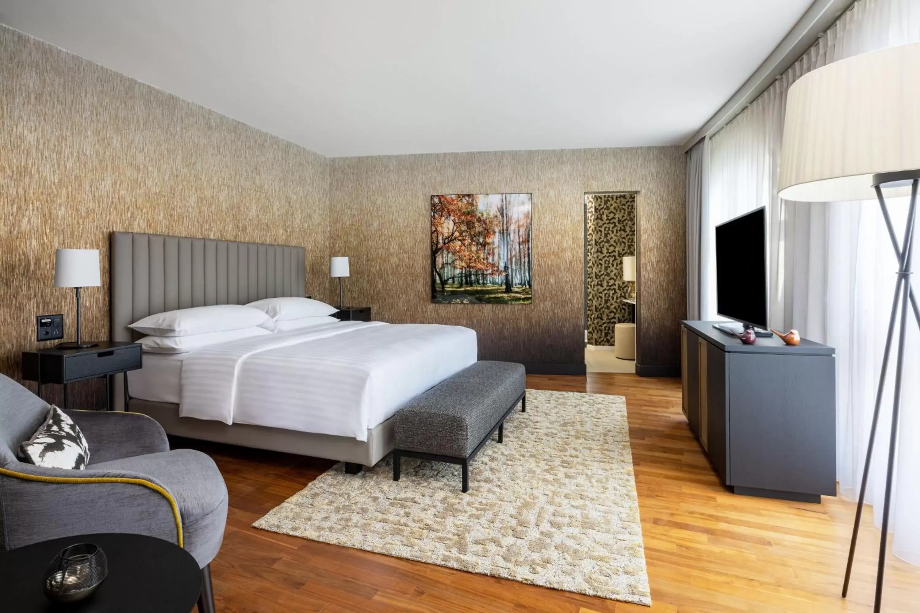Bedroom, Bed in Basel Marriott Hotel