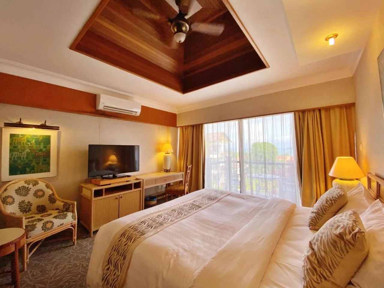 Bedroom, Bed in Tiara Labuan Hotel