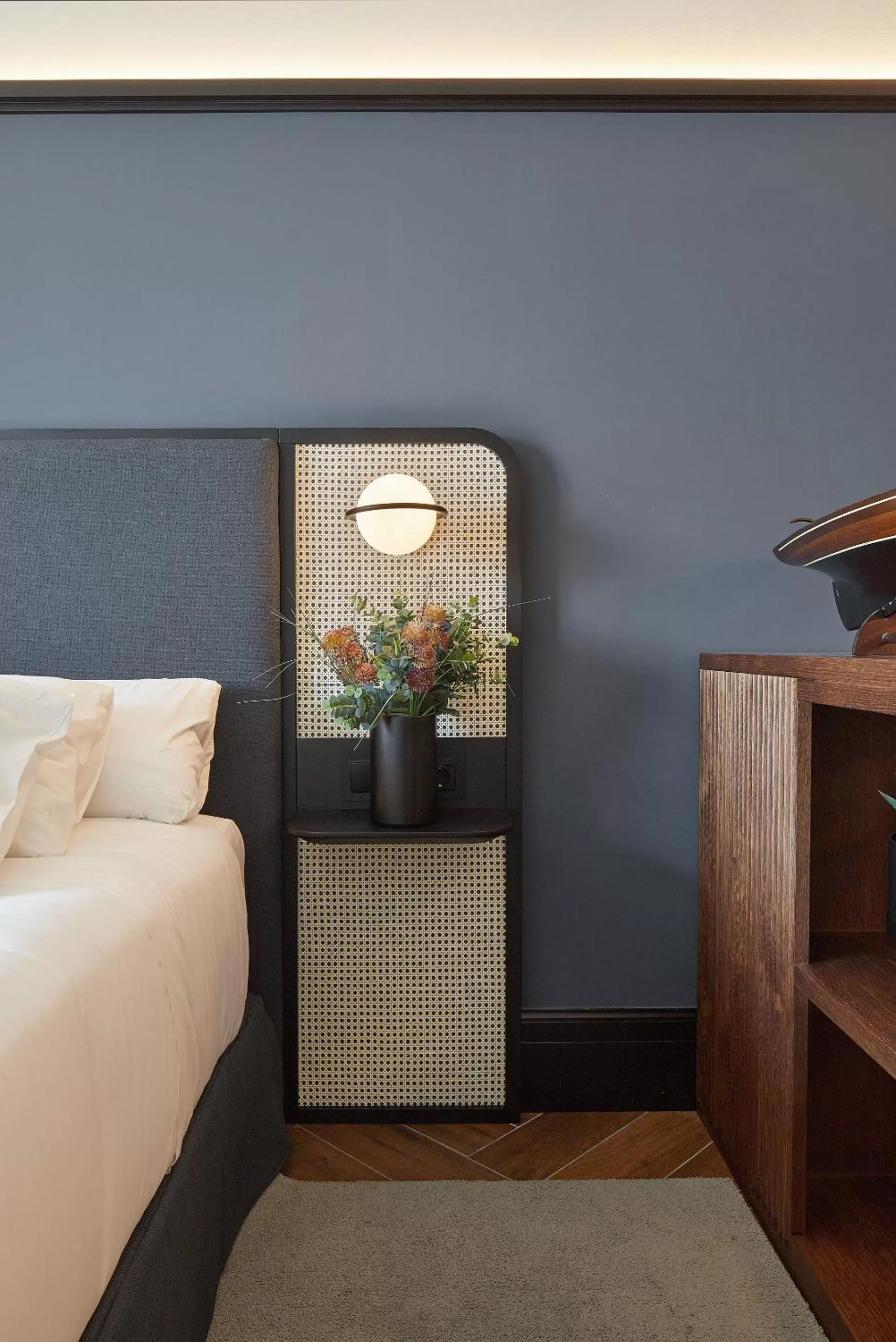 Decorative detail, Bed in Hotel SANSEbay