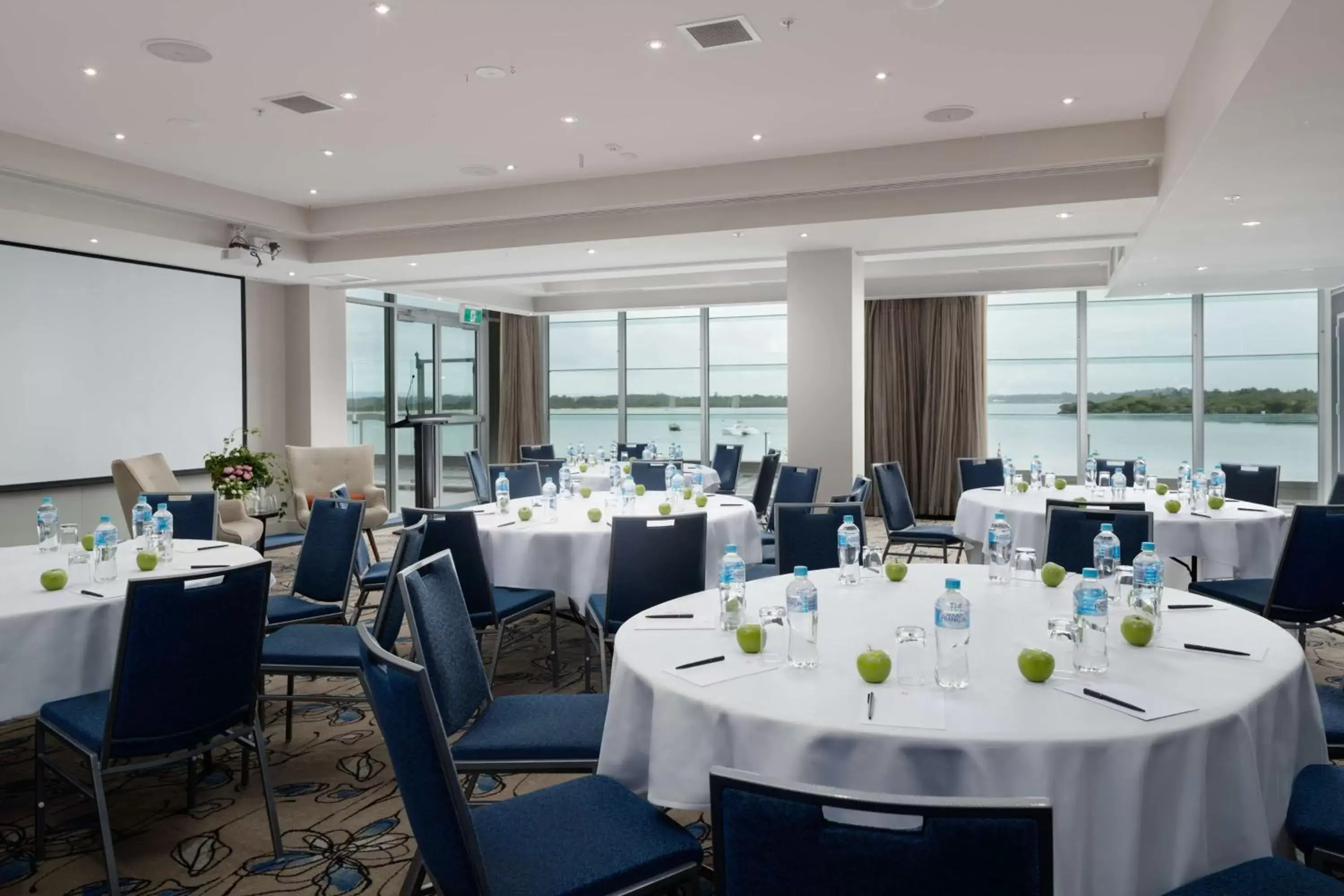 Meeting/conference room, Restaurant/Places to Eat in Rydges Hotel Port Macquarie