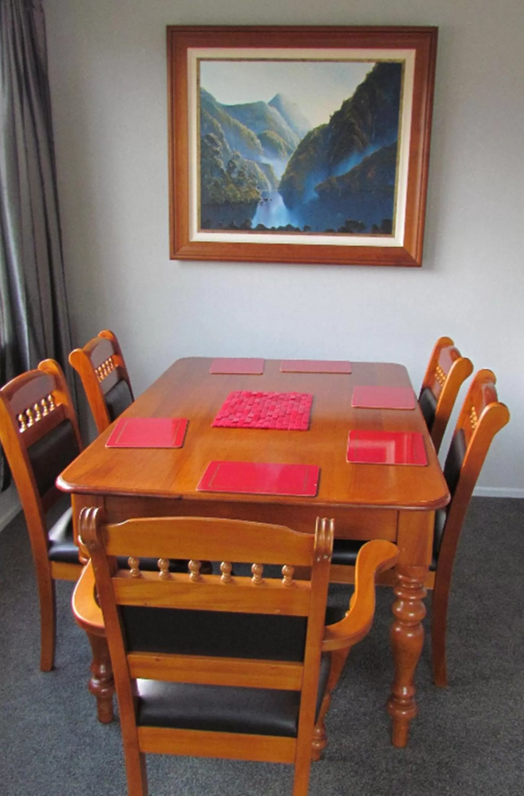 Dining area in Birchwood Cottages