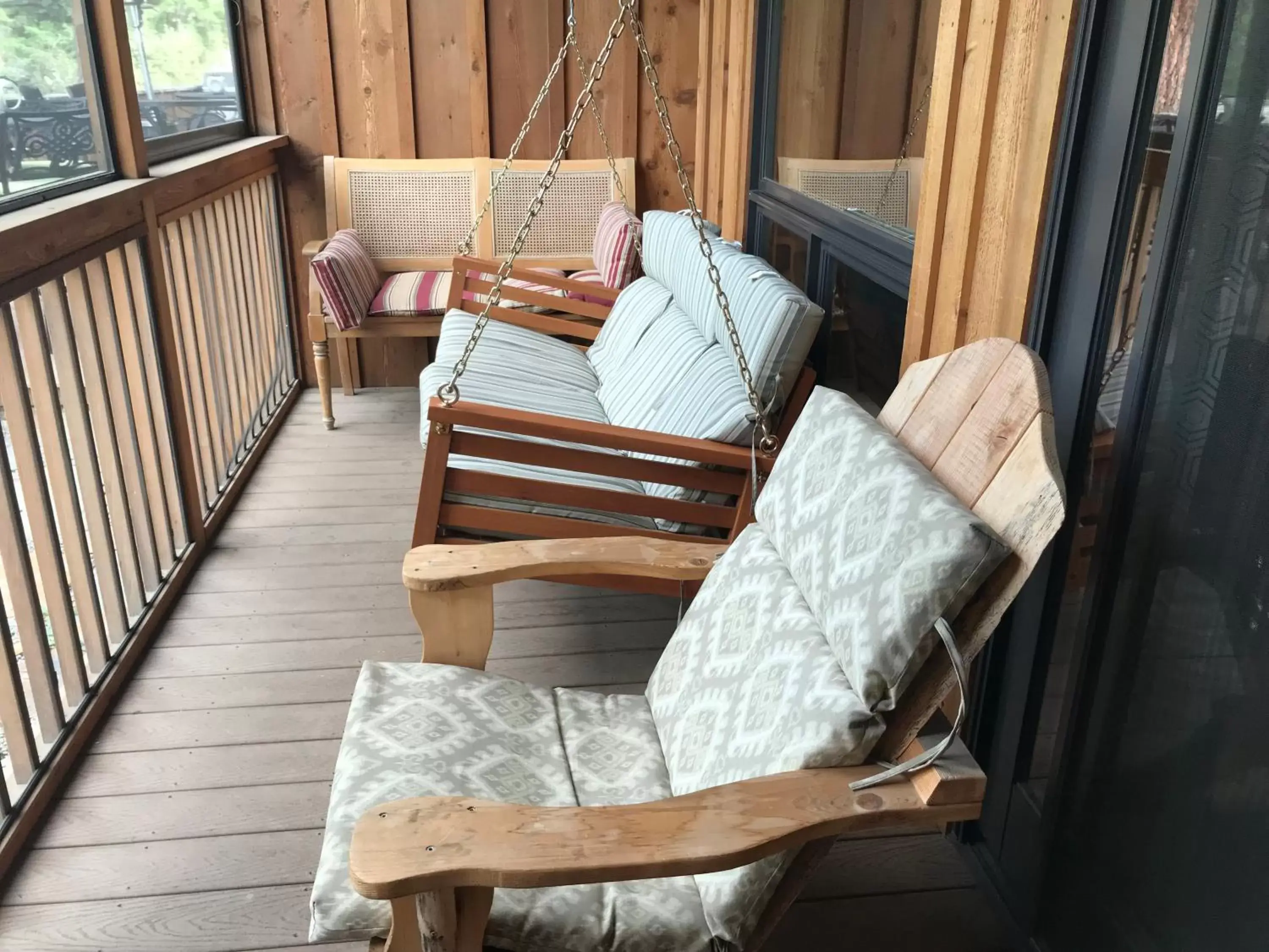 Patio, Seating Area in Twisp River Suites