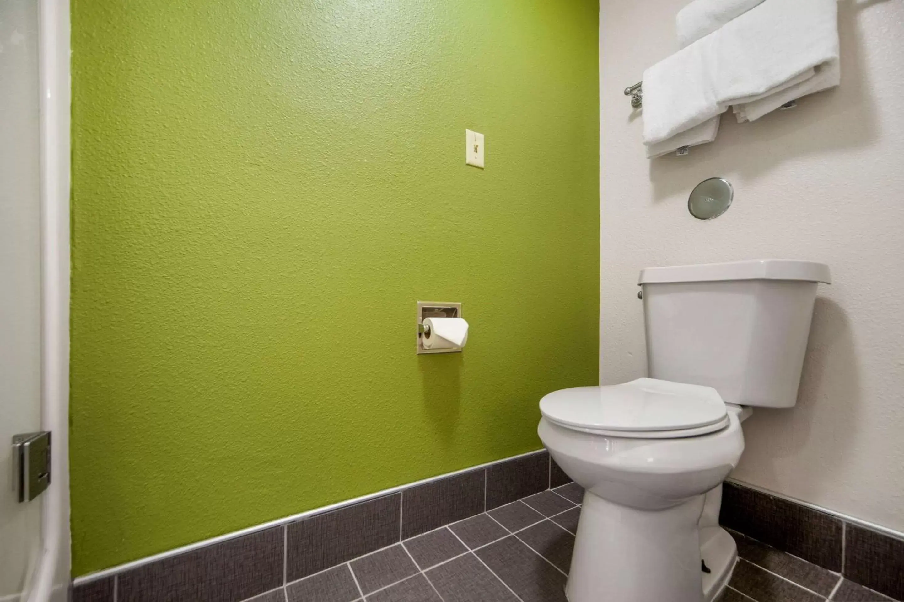 Bathroom in Sleep Inn & Suites Omaha Airport