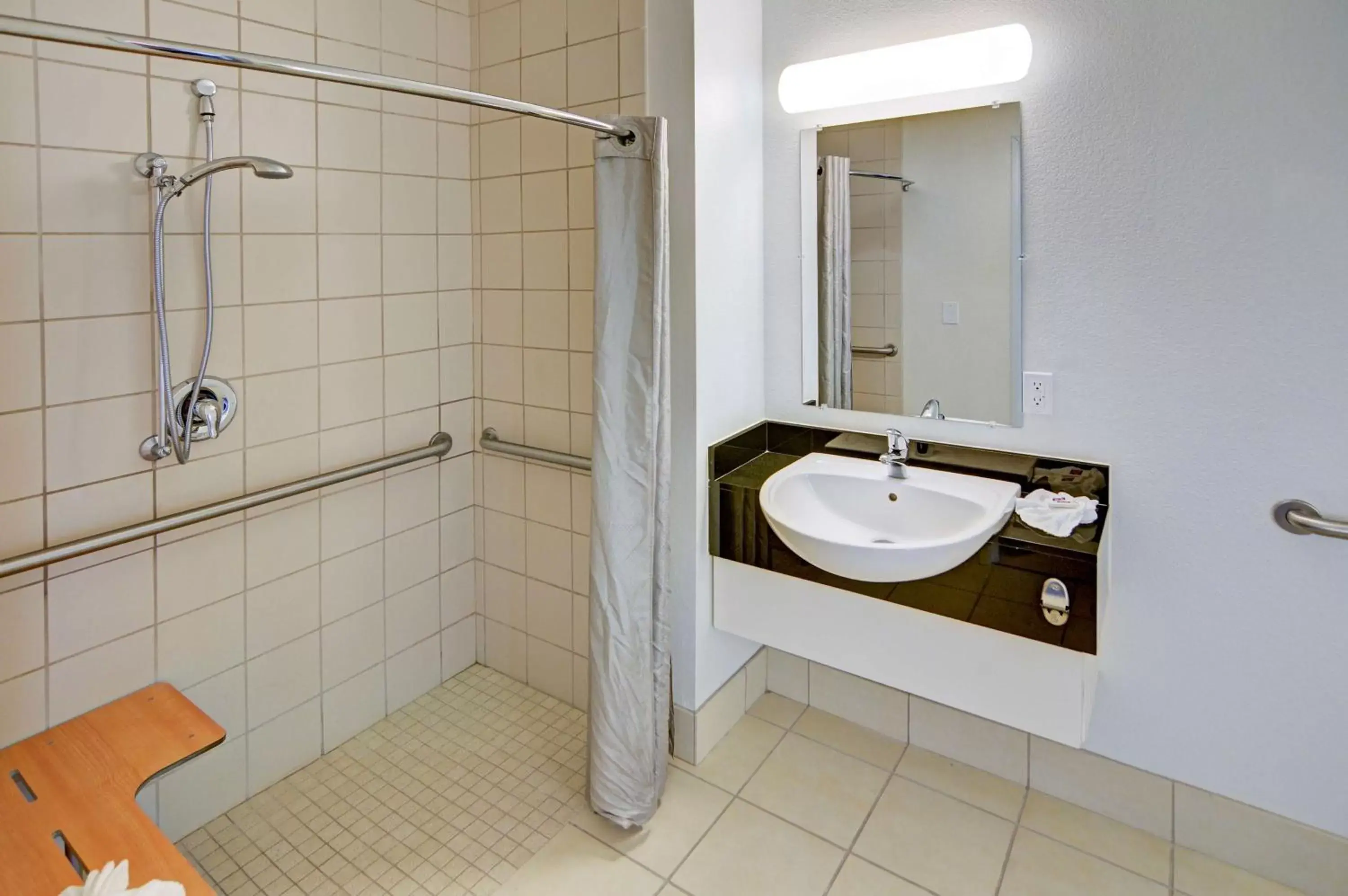 Shower, Bathroom in Motel 6-Roanoke, TX - Northlake - Speedway