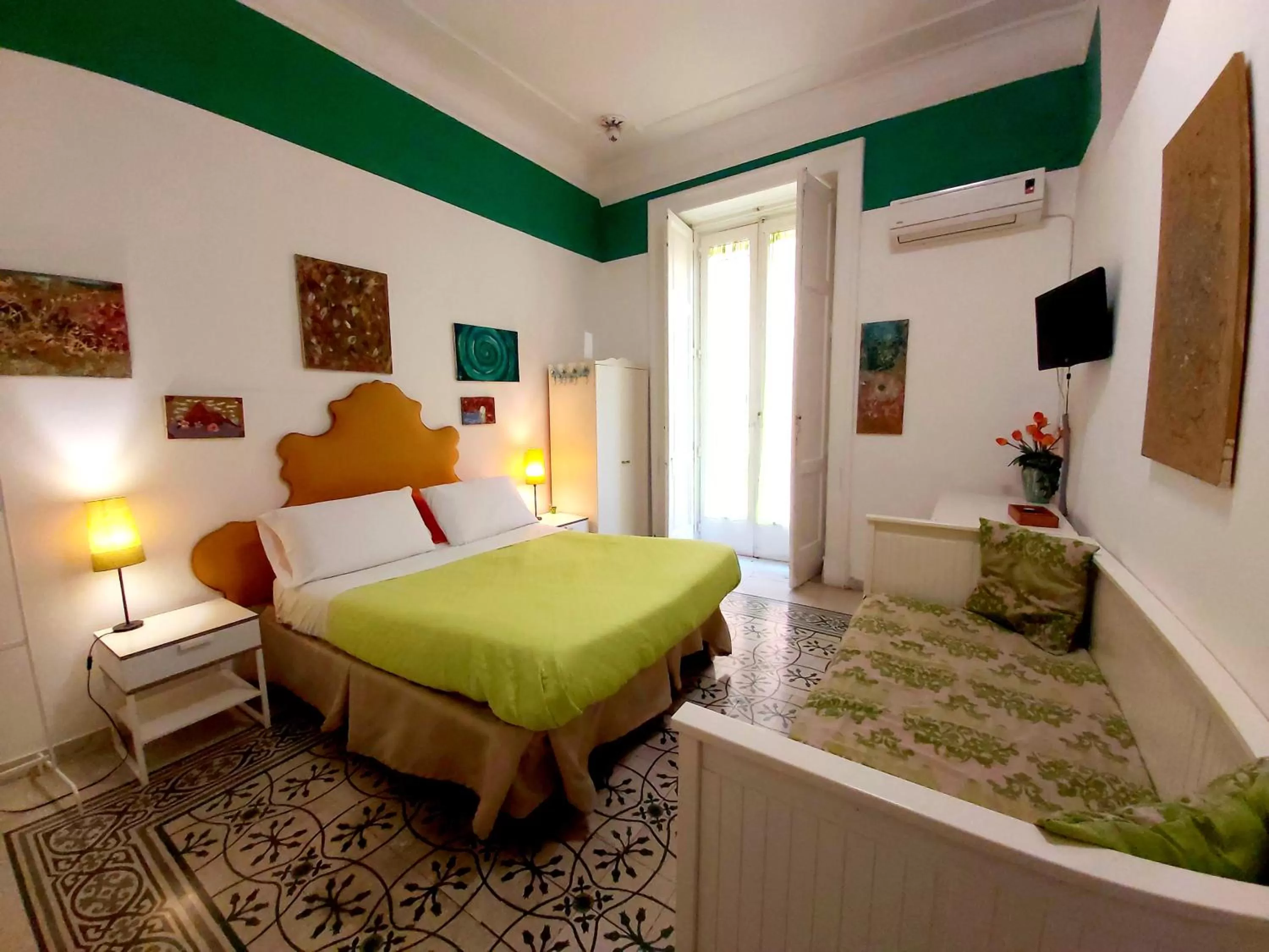 Photo of the whole room, Bed in B&B Platamon