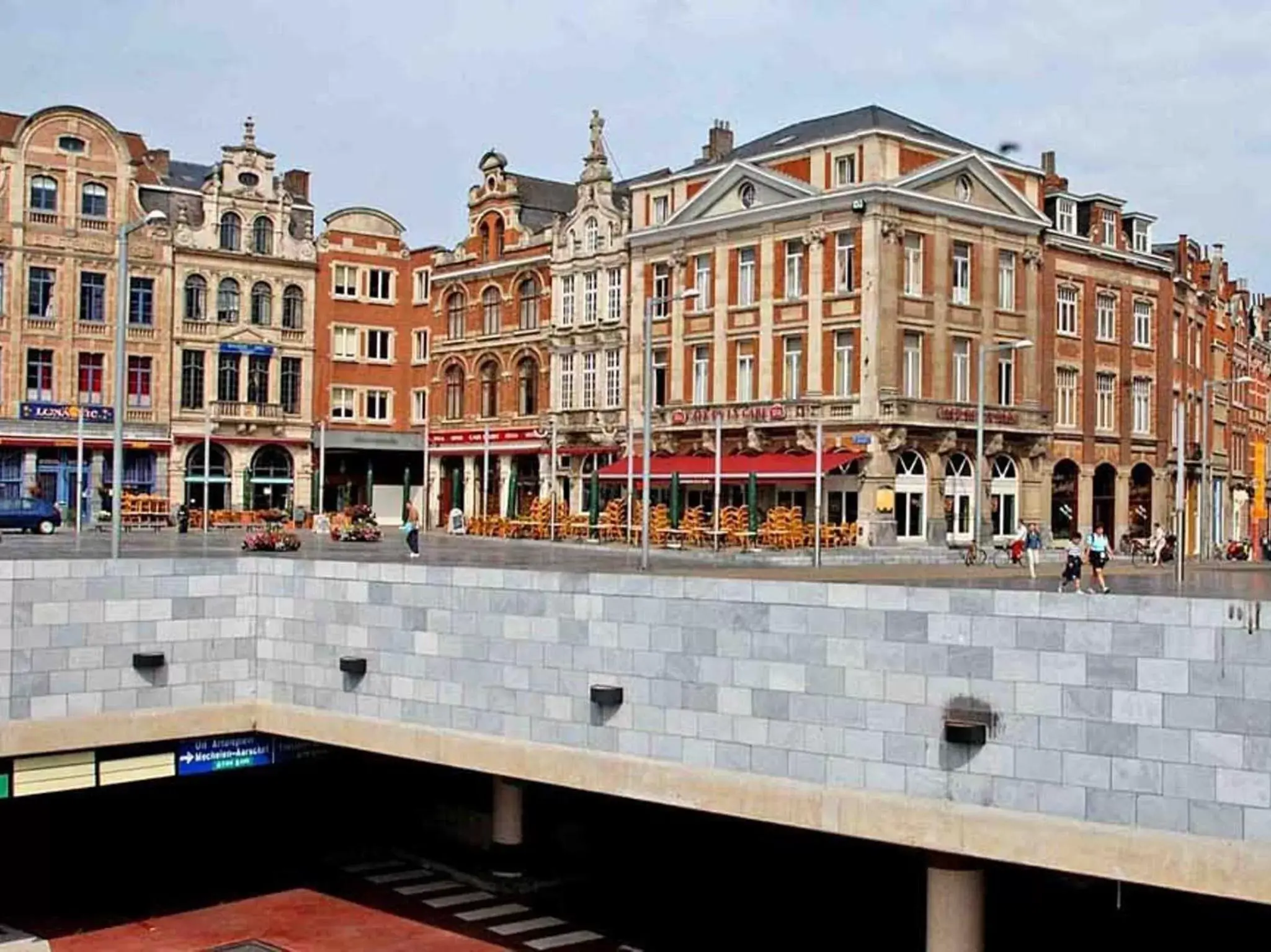 Facade/entrance in Hotel Malon