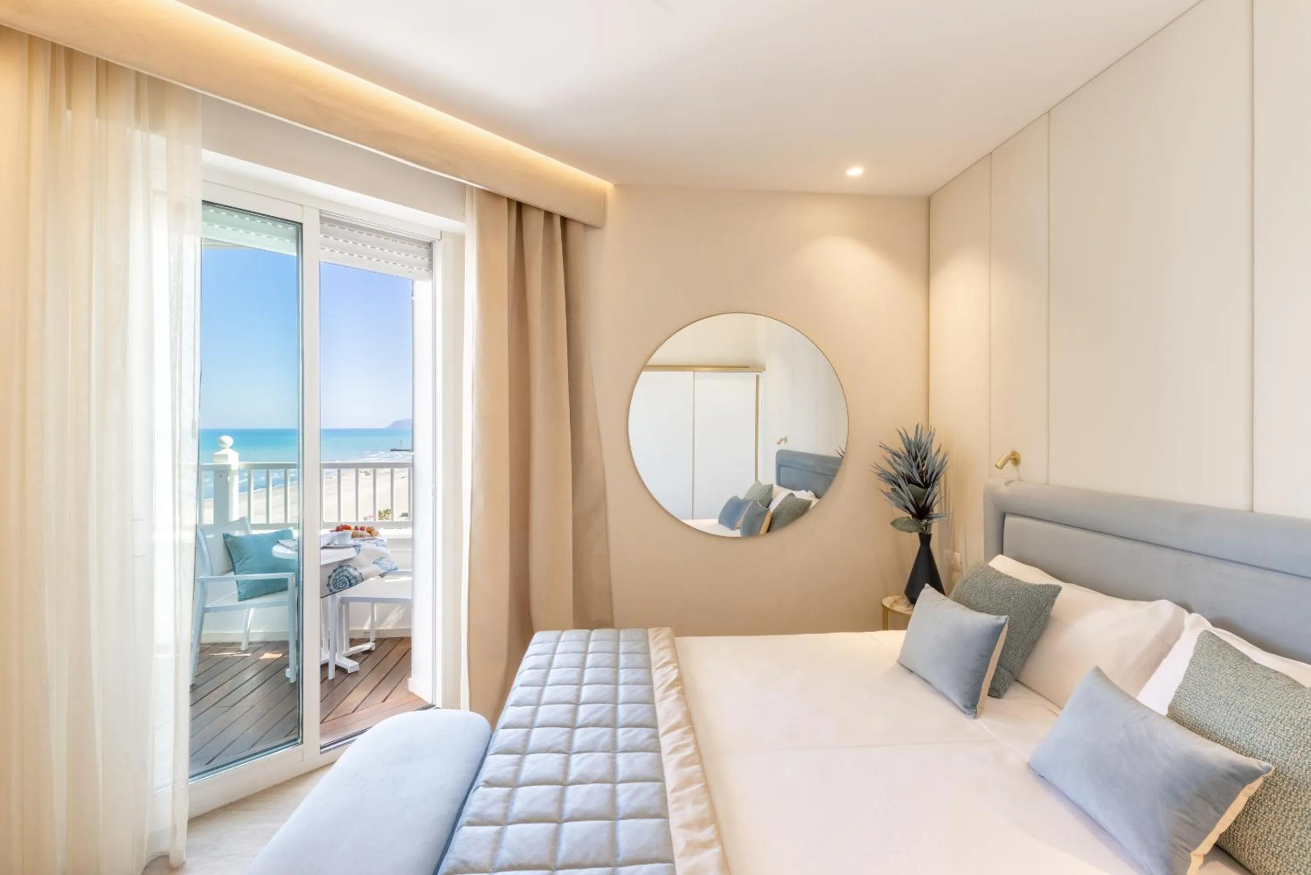 Bedroom, Bed in Hotel Tiffany's