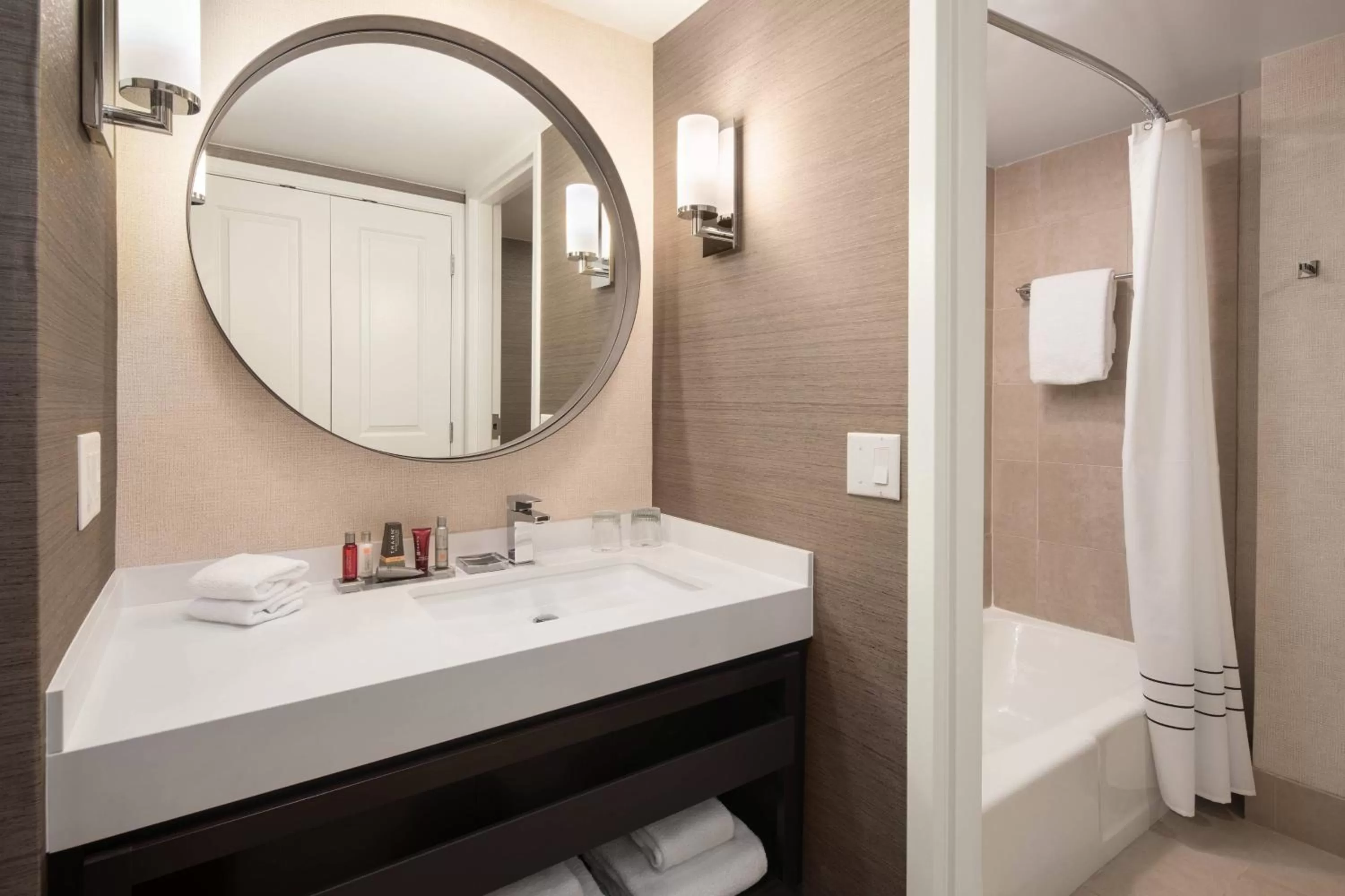 Bathroom in Colorado Springs Marriott