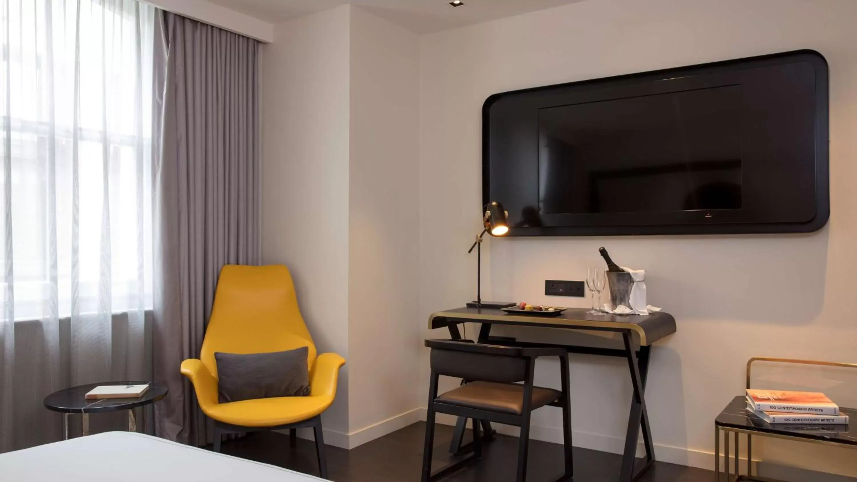 Superior Double Room in Holmes Hotel London Superior Double Room in Holmes Hotel London