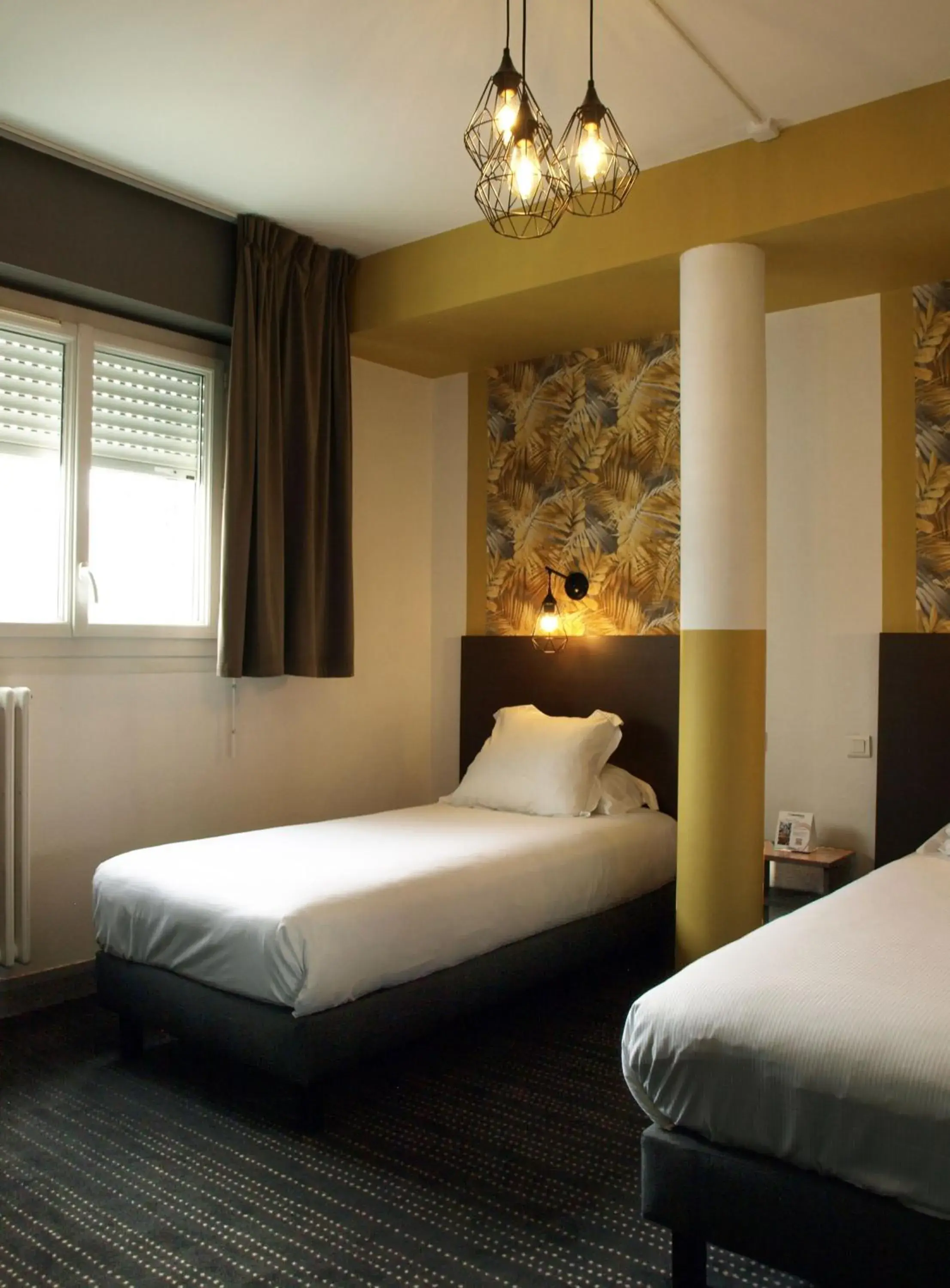 Bedroom, Bed in The Originals City, Hotel de l'Europe, Saint-Nazaire
