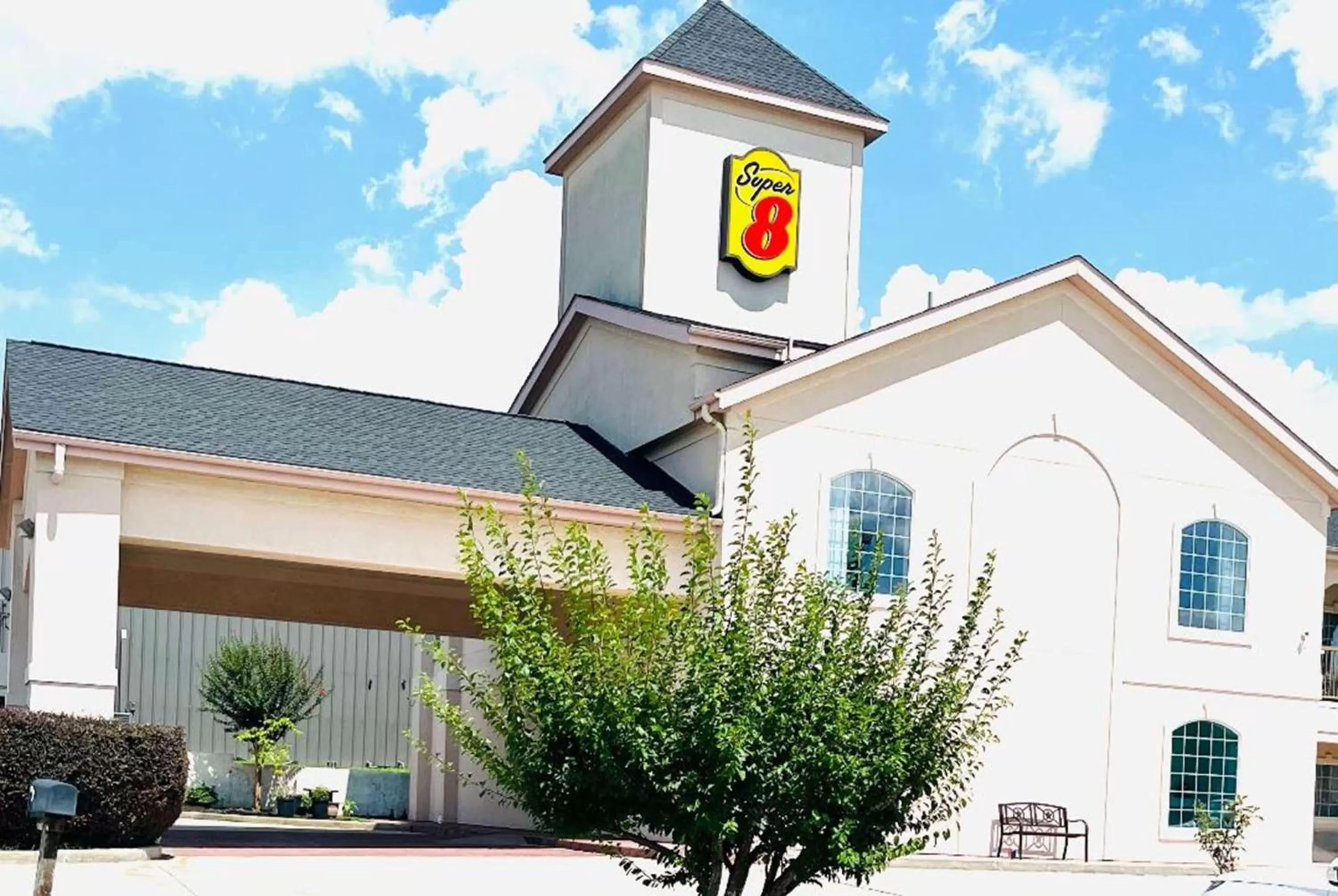 Property Building in Super 8 by Wyndham Montgomery/ Lake Conroe