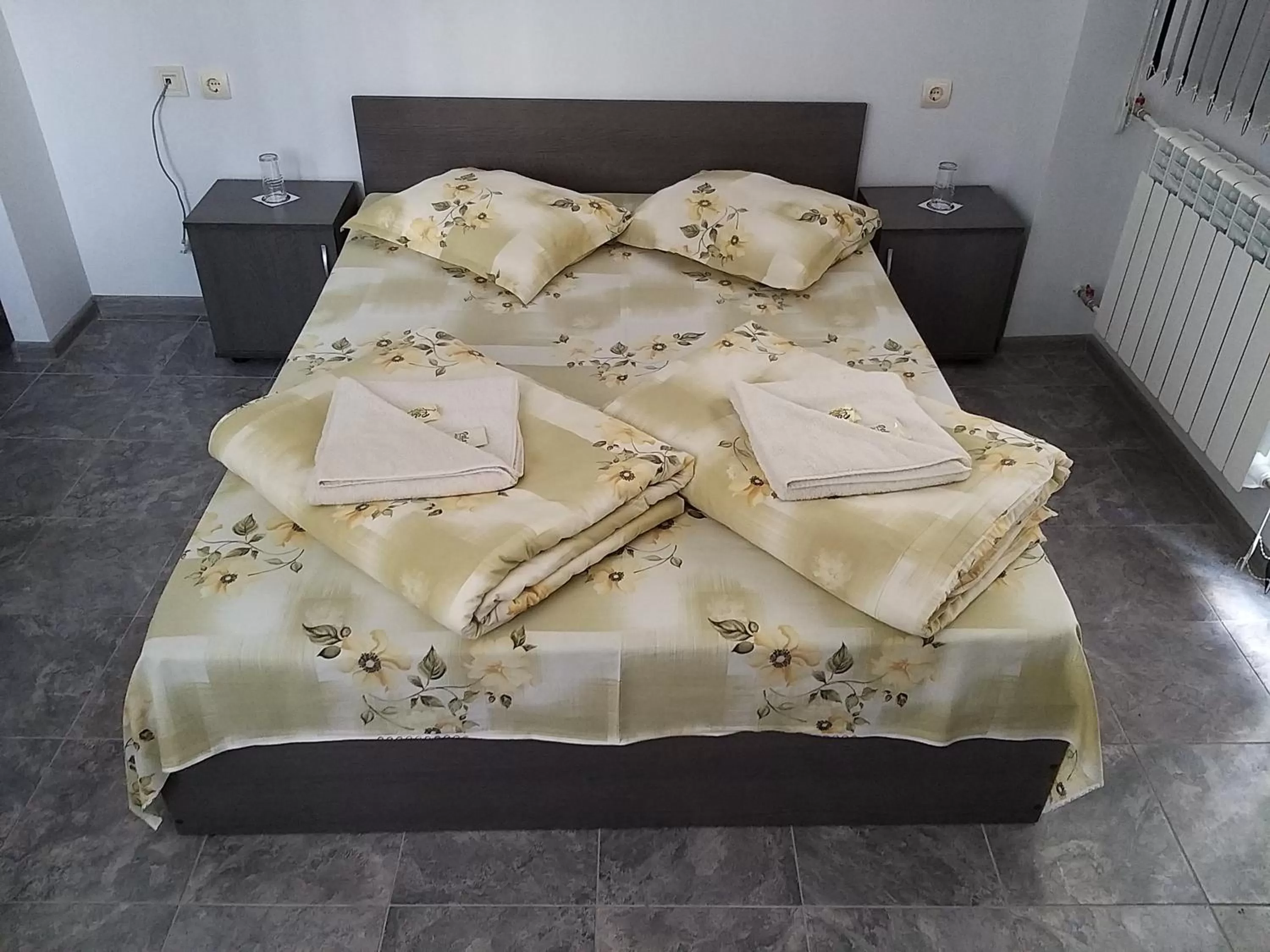 Bed in Hotel Rositsa