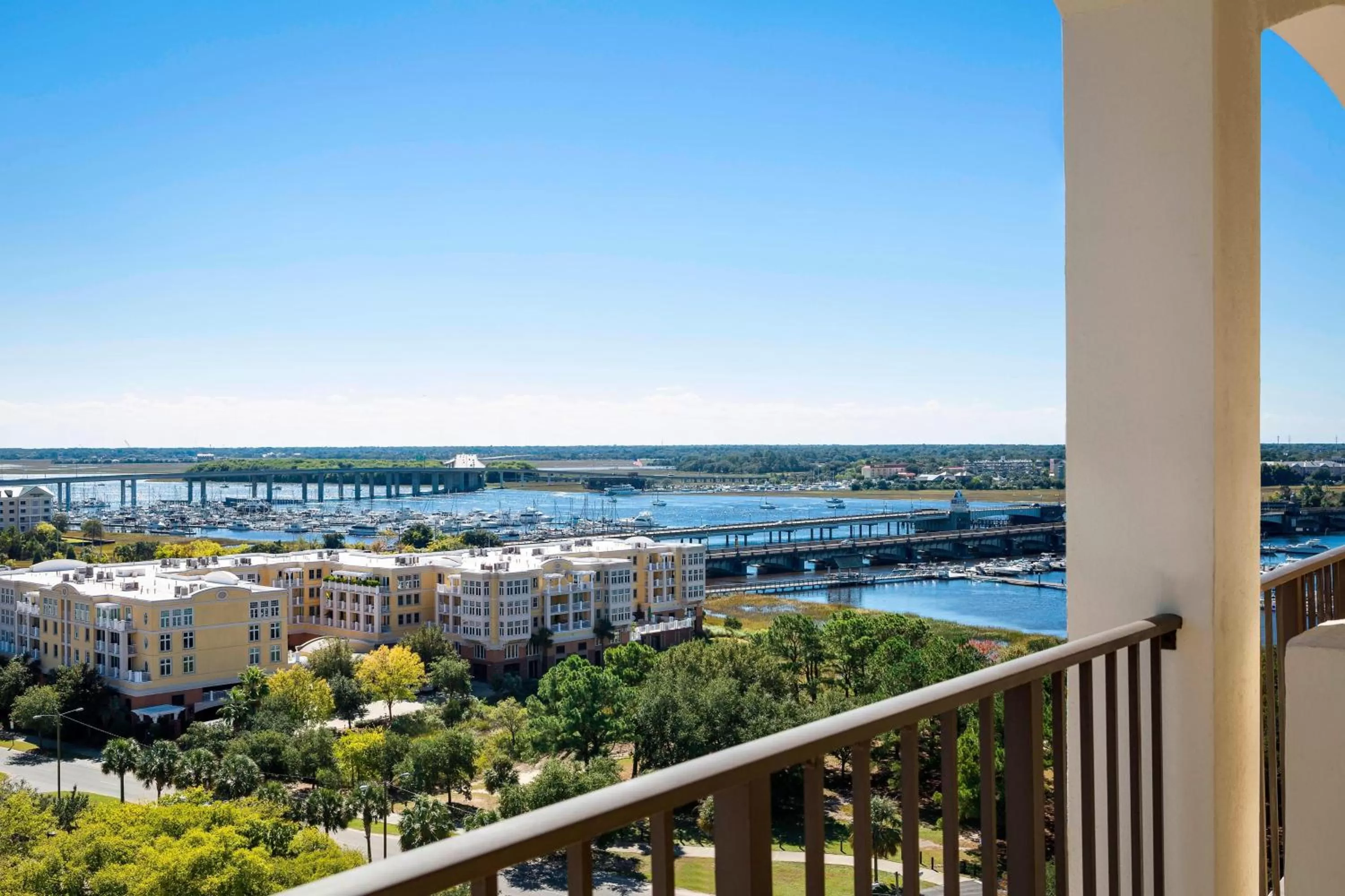Photo of the whole room in Charleston Marriott