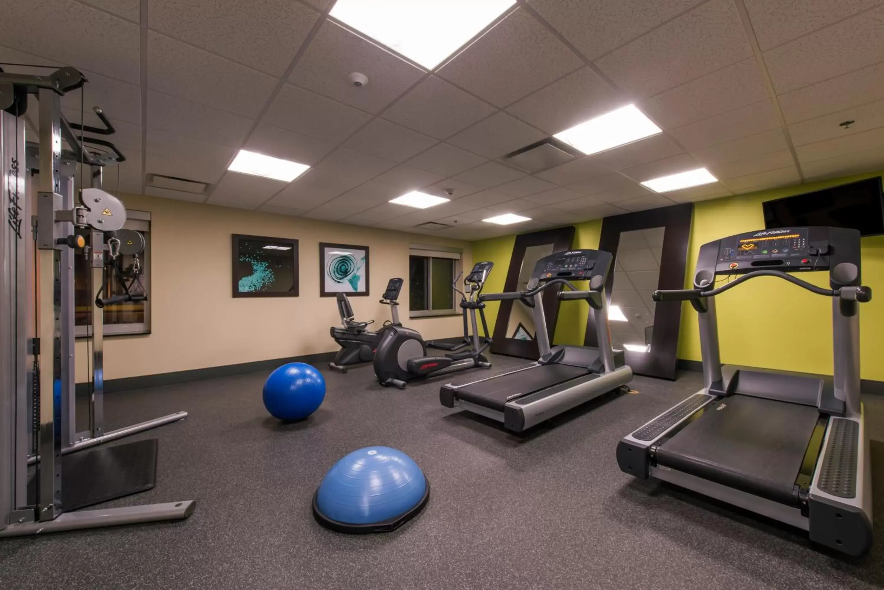 Fitness centre/facilities, Fitness Center/Facilities in Holiday Inn Express & Suites Colorado Springs Central, an IHG Hotel