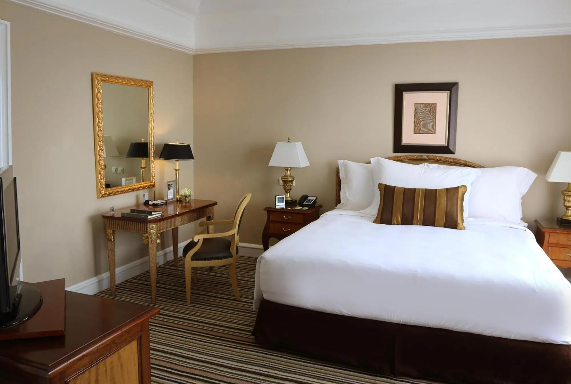 Photo of the whole room, Bed in Hotel Gran Mahakam