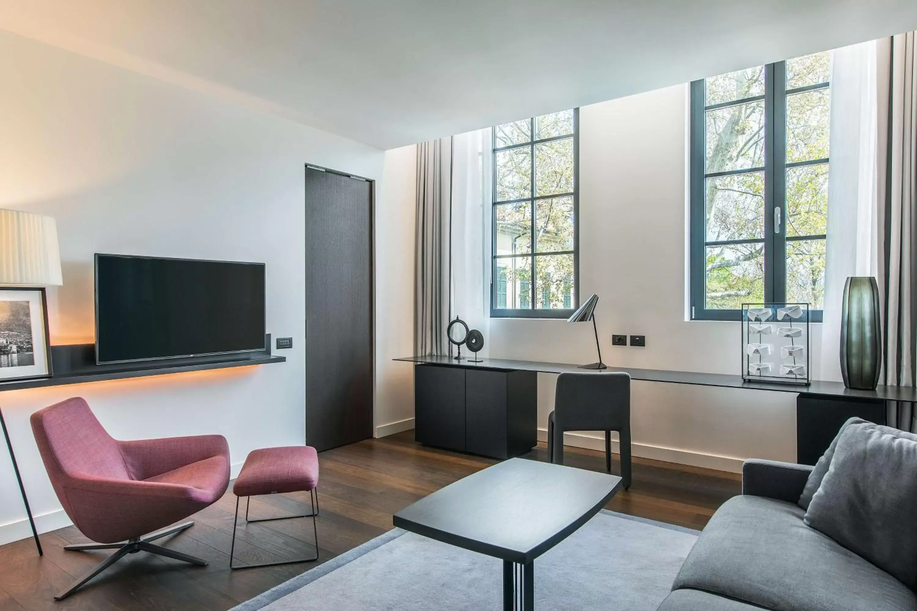 Living room, Seating Area in Hilton Lake Como