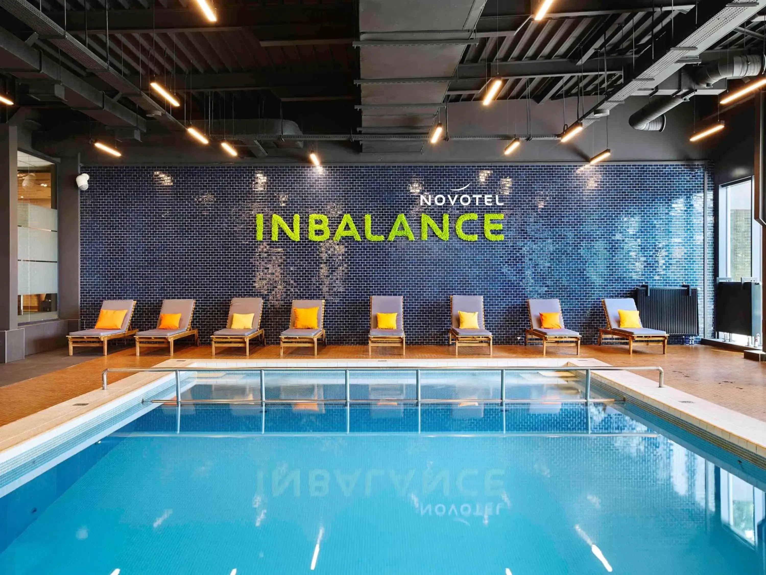 Spa and wellness centre/facilities, Swimming Pool in Novotel Kraków City West