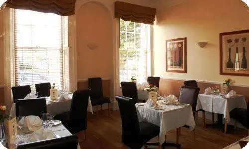 Restaurant/Places to Eat in Lysses House Hotel