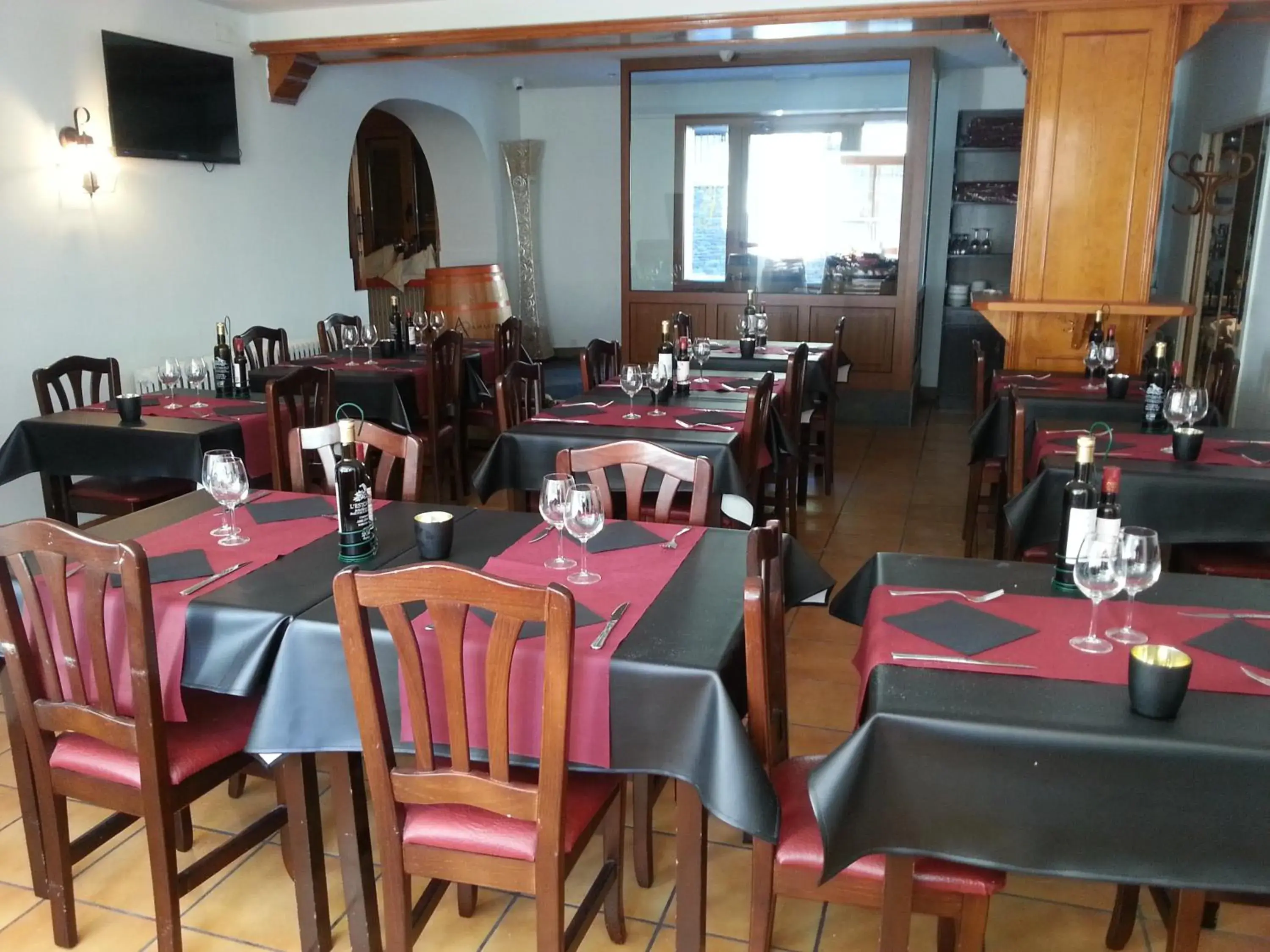 Restaurant/Places to Eat in Hotel Arinsal