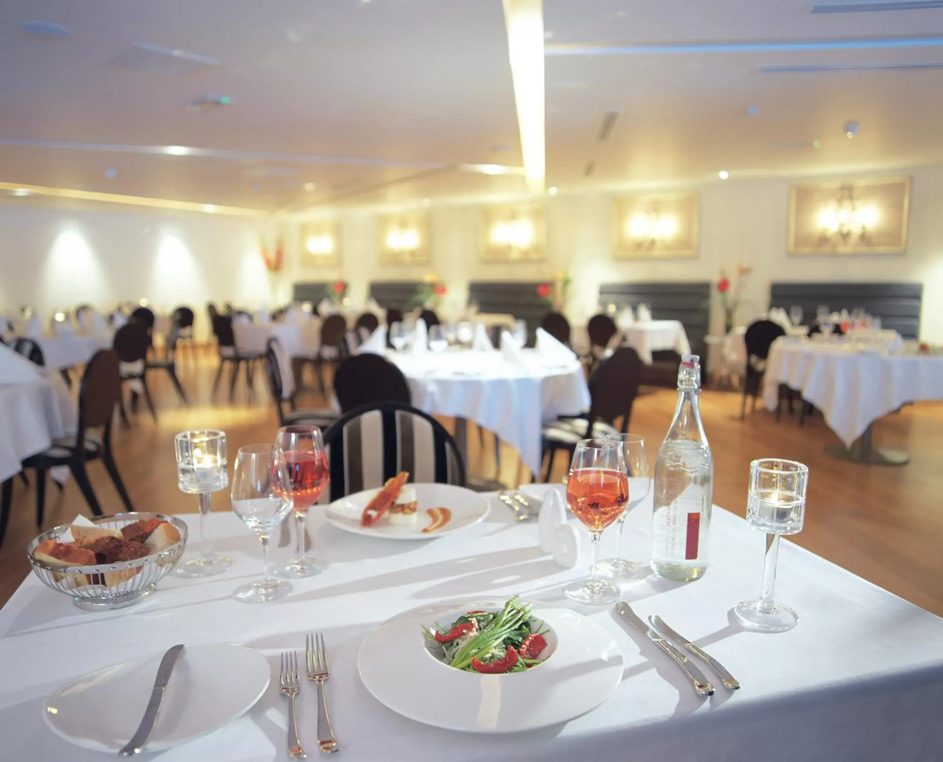 Restaurant/places to eat in Hotel Kilkenny Restaurant/places to eat in Hotel Kilkenny